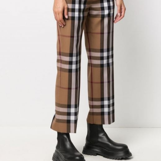 (W) Burberry Check Wool Cropped Pants Dark Birch Brown 착용 스타일 - 2