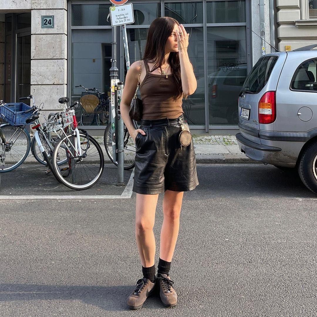 (W) Louis Vuitton Leather Apron Tab Mini Wrap Skirt Black, H&M x Mugler Leather Biker Pants Black 착용 스타일 - 2