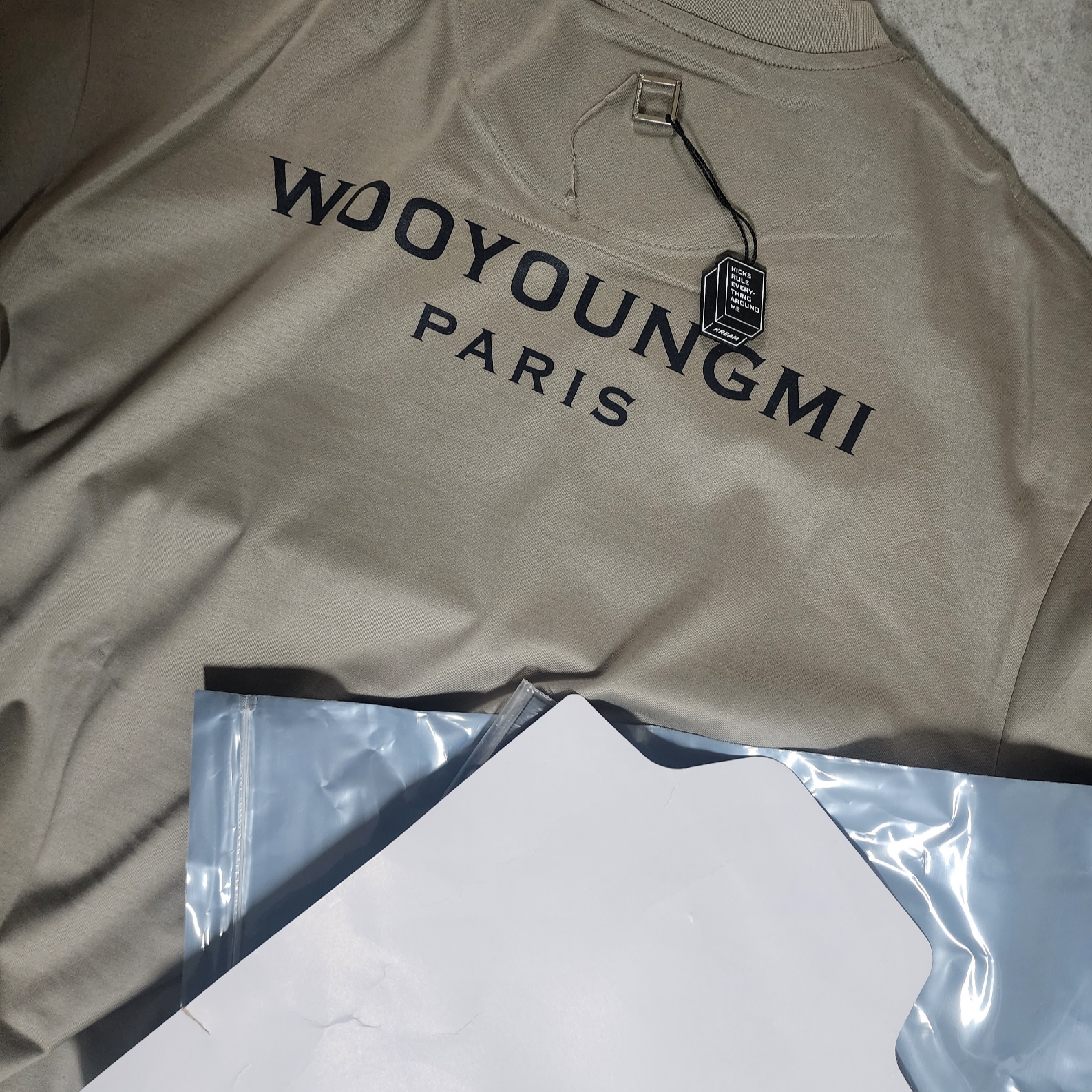 Wooyoungmi Cotton Back Logo T-Shirt Grey - 23SS 착용 스타일 - 1