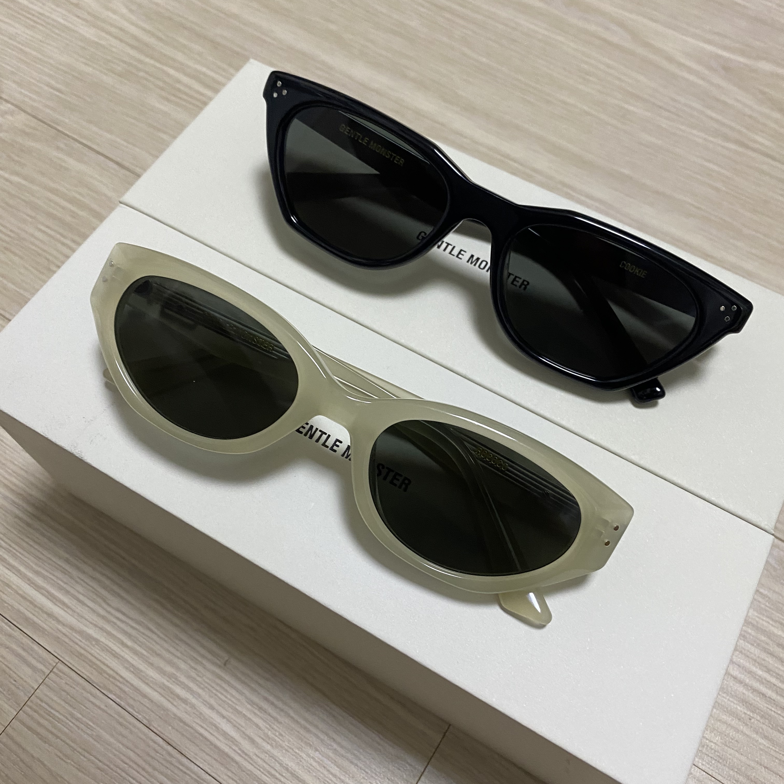 Gentle Monster Cookie 01 Black, Gentle Monster Rococo IC1 Translucent Ivory 착용 스타일 - 3