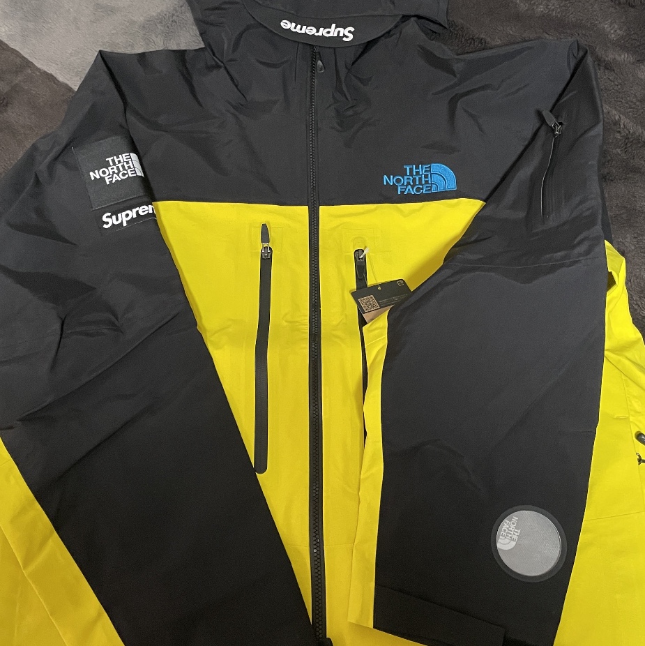 Supreme x The North Face Taped Seam Shell Jacket Yellow - 22FW 착용 스타일 - 3