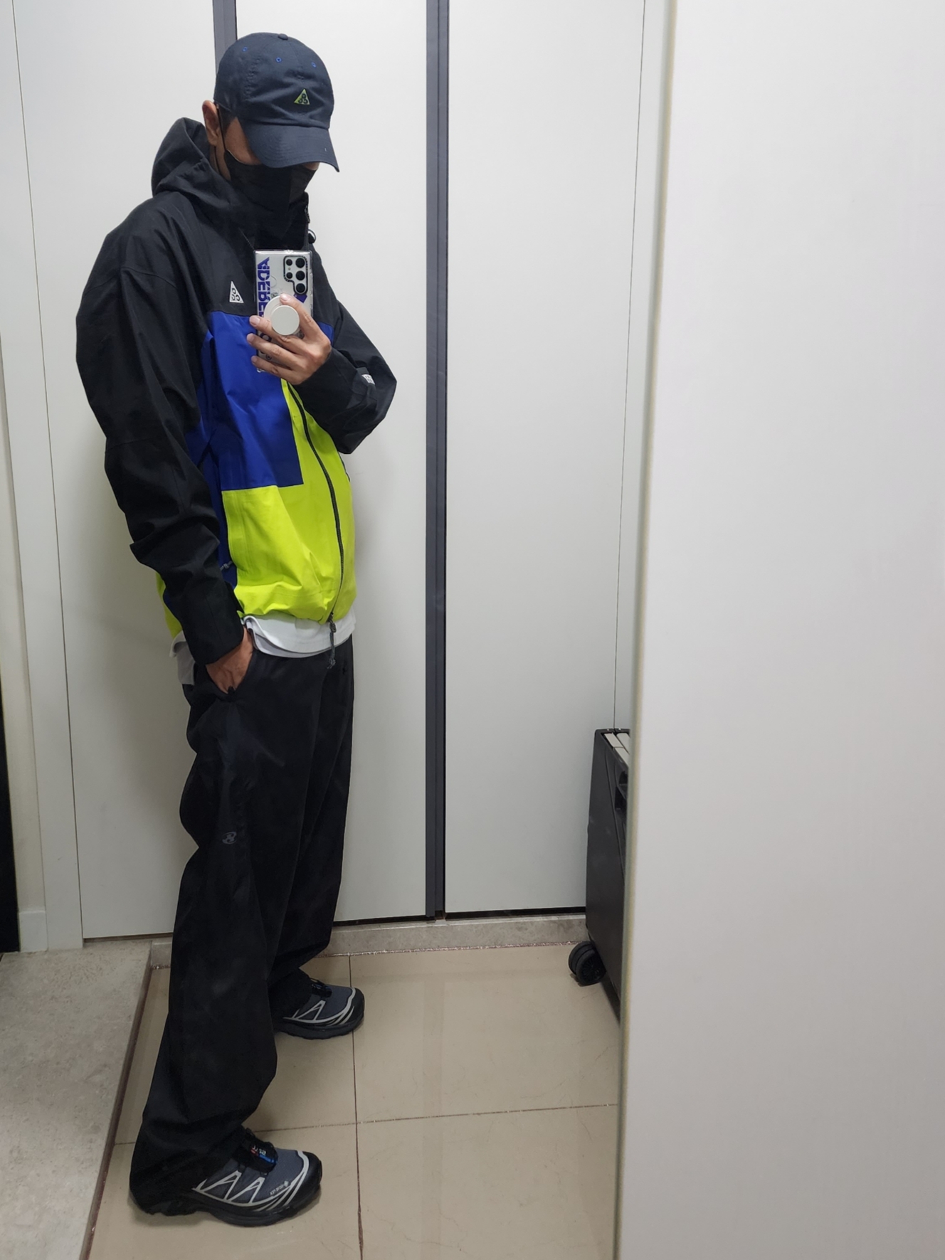 Nike ACG Gore-Tex Misery Ridge Jacket Deep Royal Blue Cyber - US/EU, Salomon XT-6 Gore-Tex Black Ebony 착용 스타일 - 1