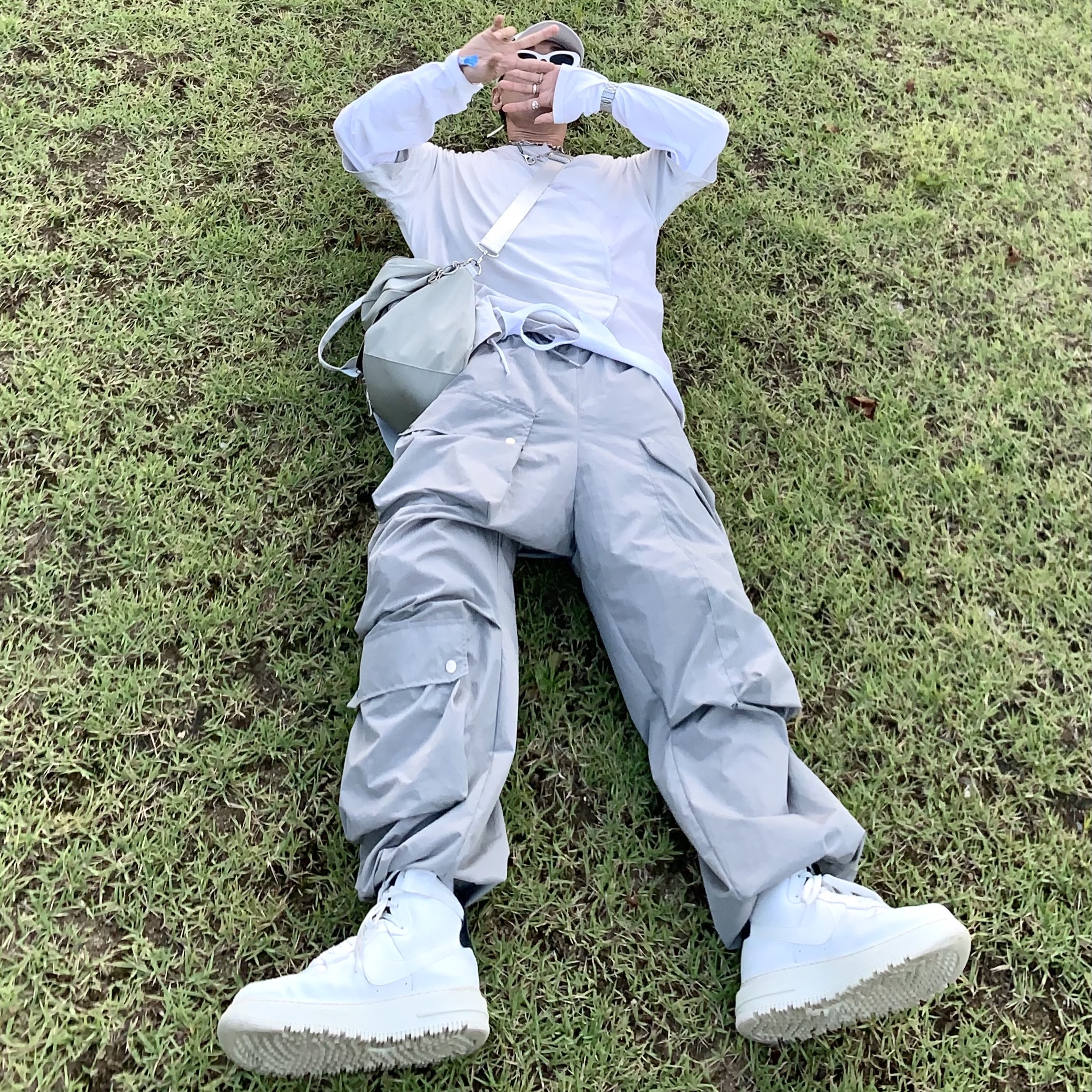 Gentle Monster x Maison Margiela MM004 White Black, Sansan Gear Wing Cap Grey - 23SS 착용 스타일 - 2