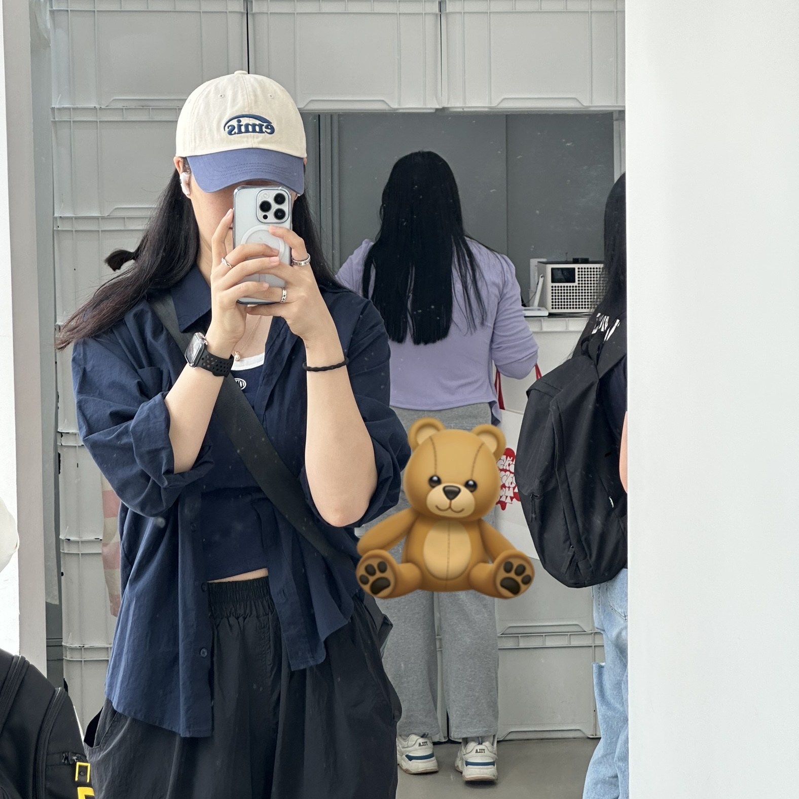 Emis New Logo Ball Cap Two Tone Navy 착용 스타일 - 2