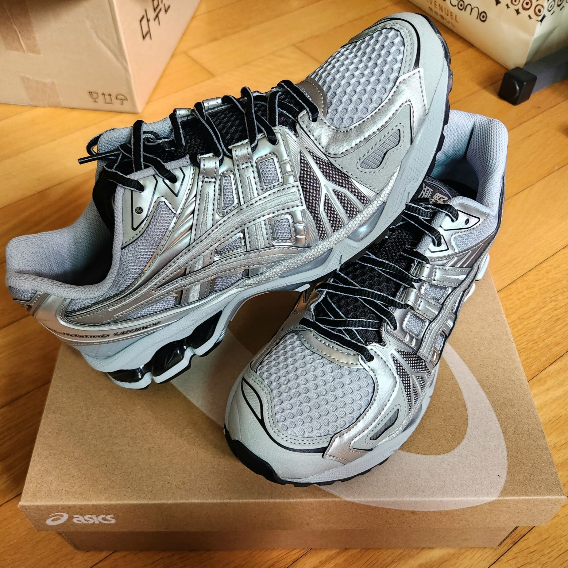 Asics Gel-Kayano Legacy Pure Silver 착용 스타일