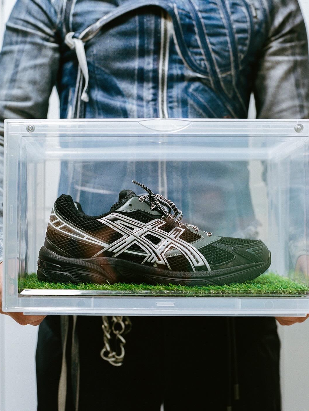 Asics Gel-1130 Black Glacier Grey - Folder Exclusive 착용 스타일 - 4