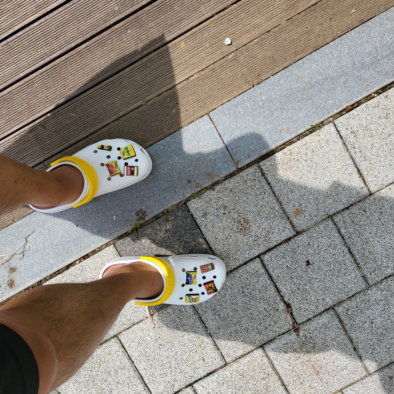 Crocs x Ottogi Classic Clog White Yellow 착용 스타일