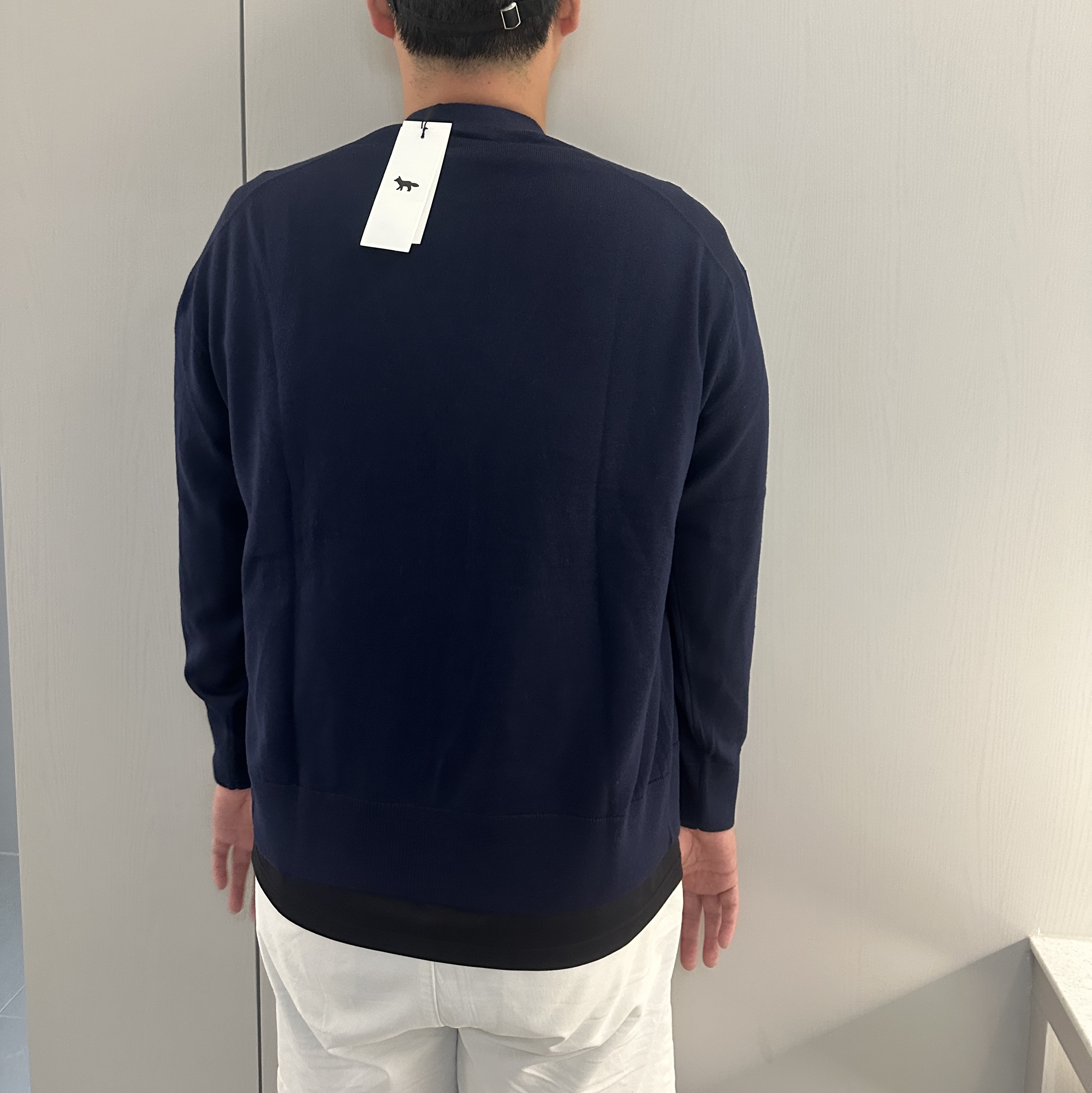 Maison Kitsune Dressed Fox Patch Relaxed Cardigan Navy 착용 스타일 - 3