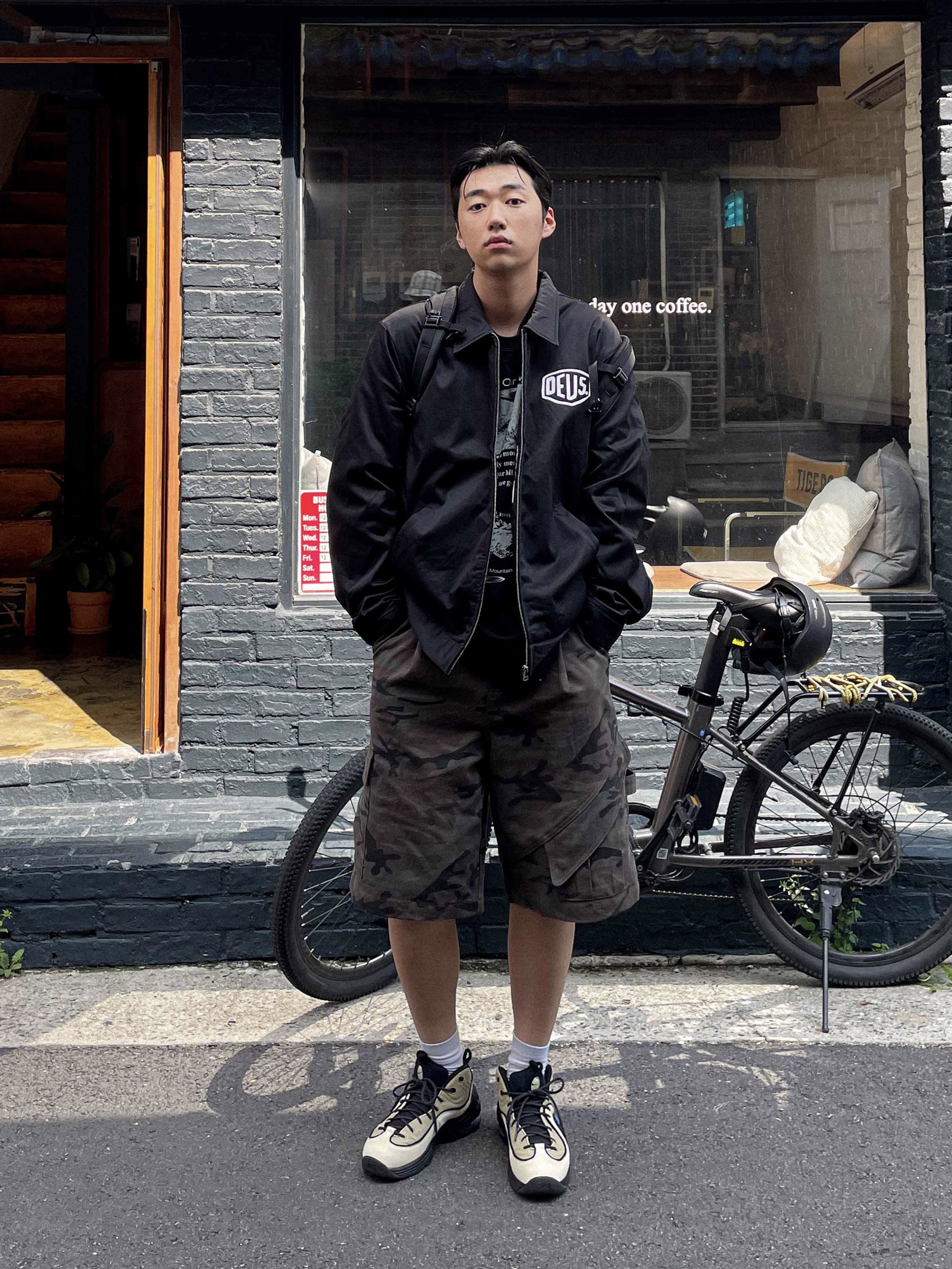 Nike x Stussy Air Penny II Rattan and Limestone, Arc'teryx Mantis 32 Backpack Black 착용 스타일 - 3