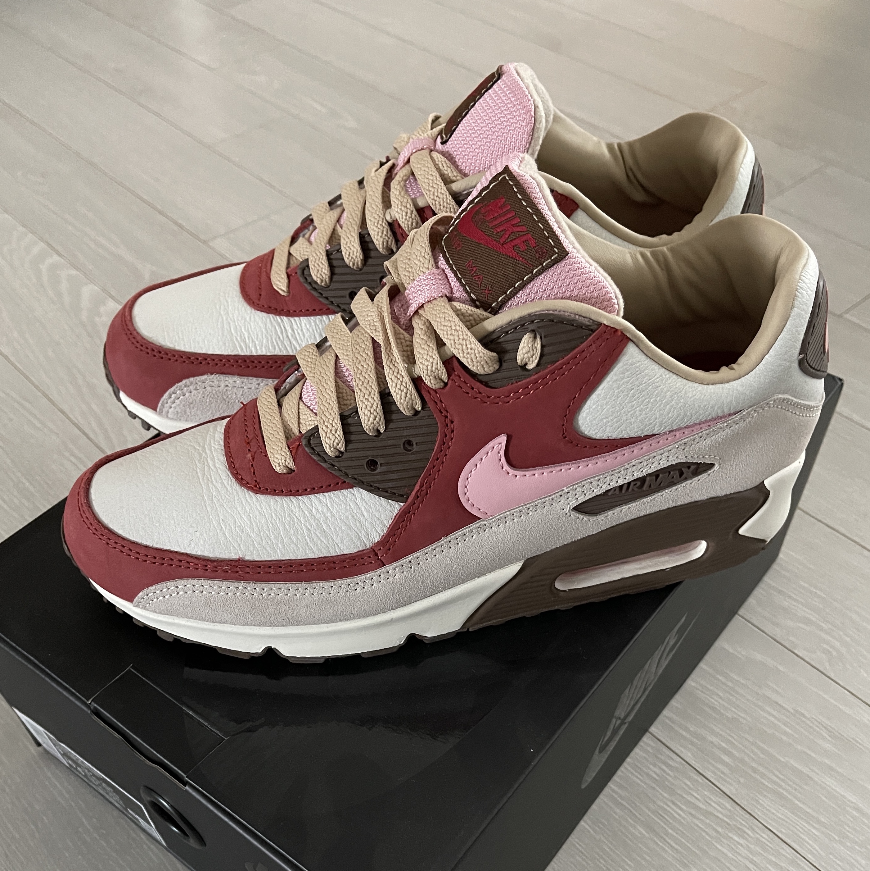 Nike Air Max 90 NRG Bacon 착용 스타일