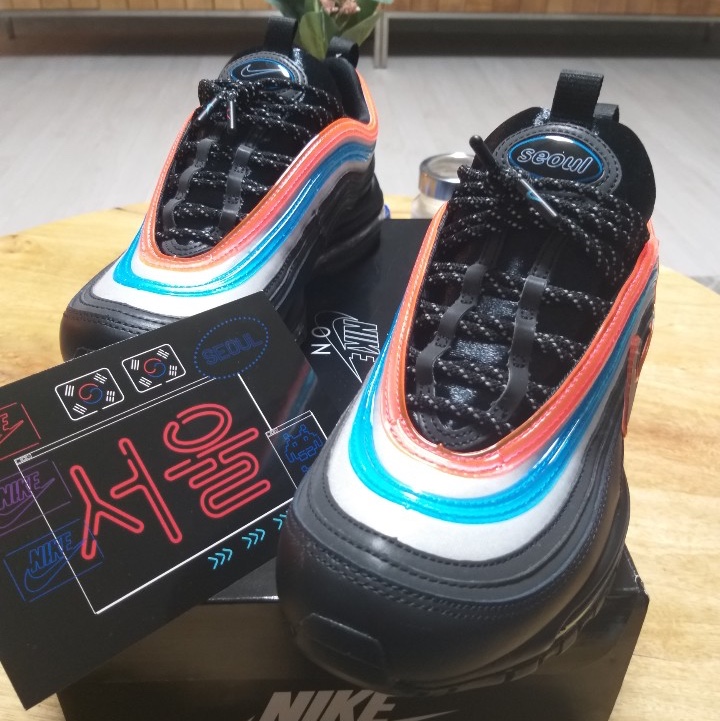 Nike Air Max 97 Neon Seoul 착용 스타일