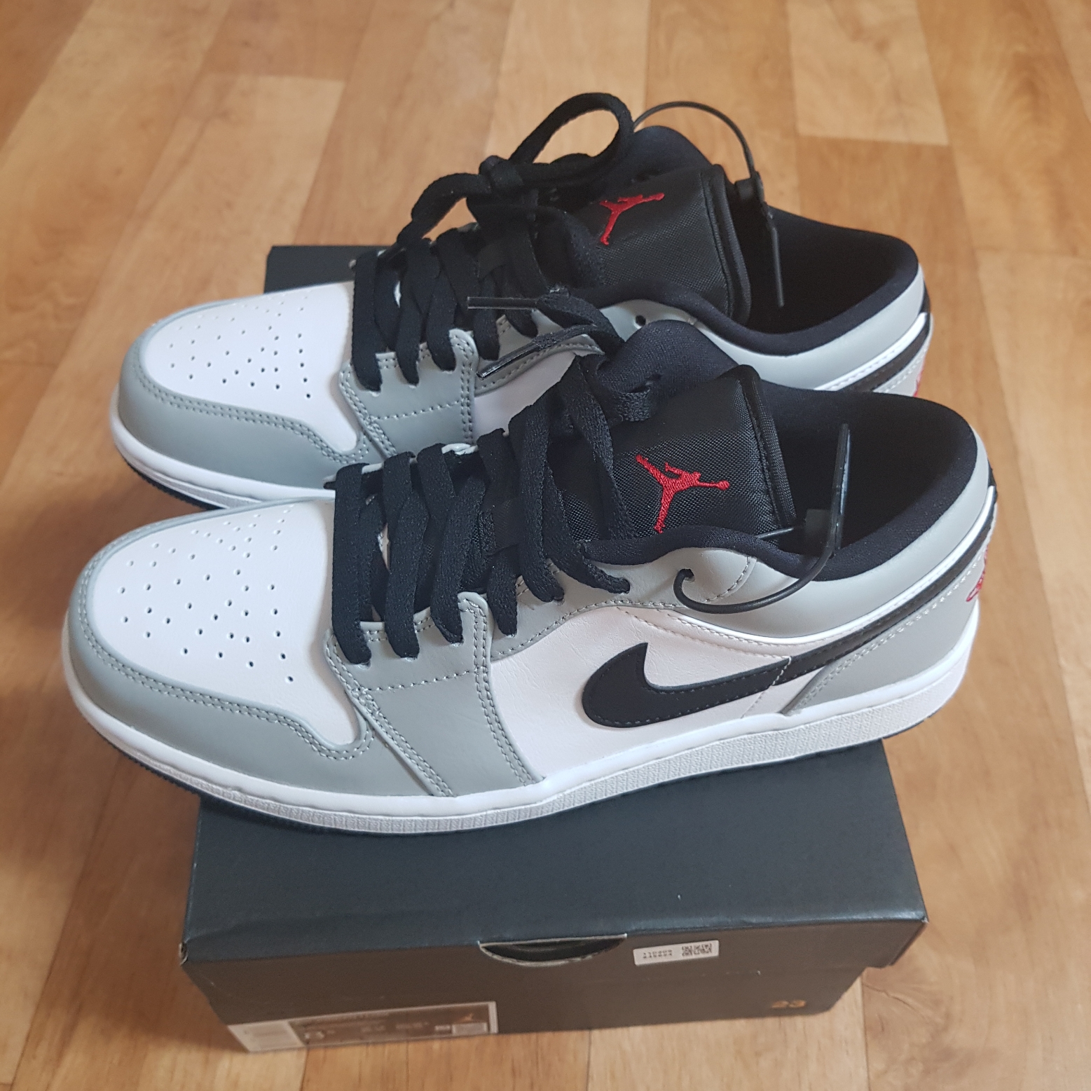 Jordan 1 Low Light Smoke Grey 착용 스타일 - 2
