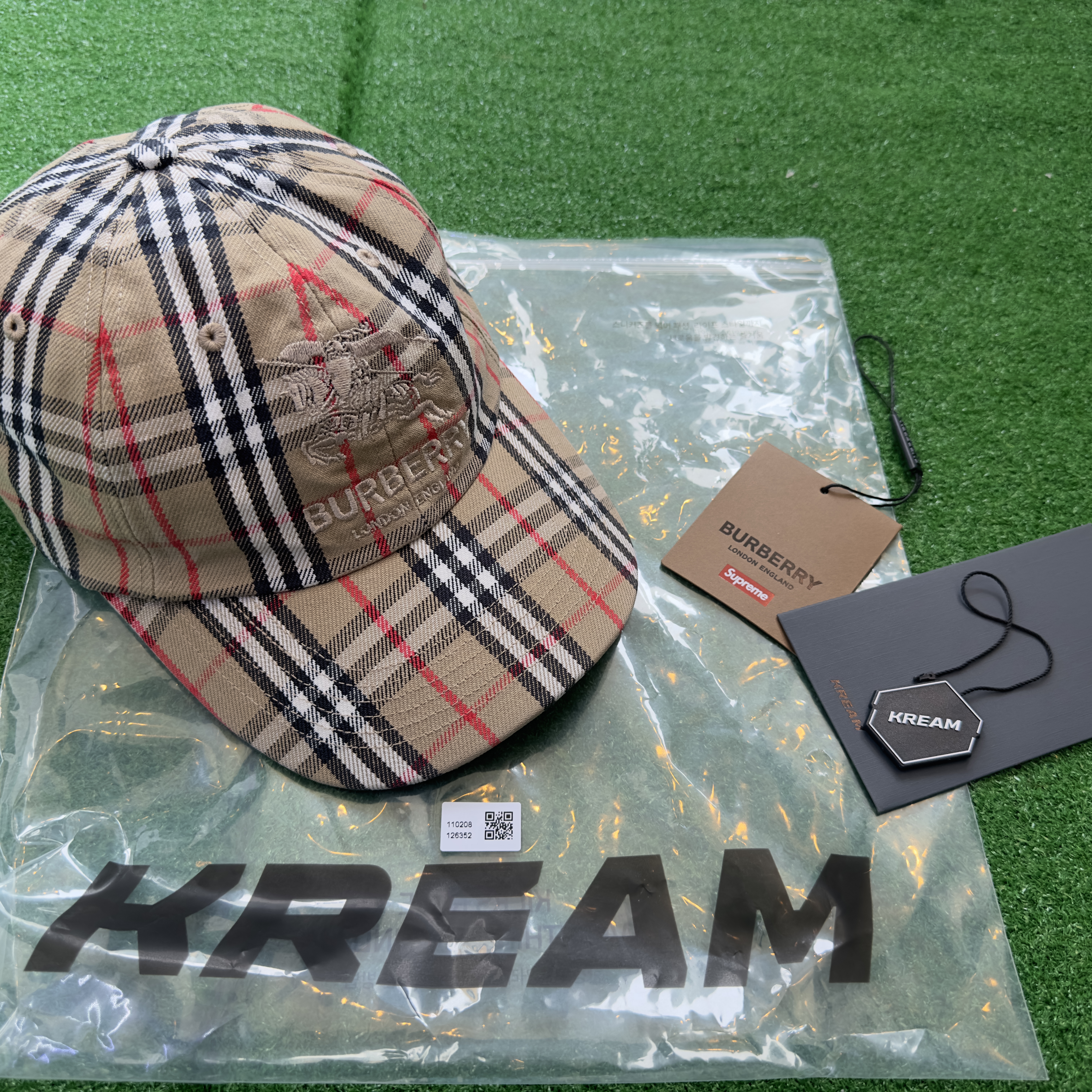 Supreme x Burberry Denim 6-Panel Beige - 22SS 착용 스타일