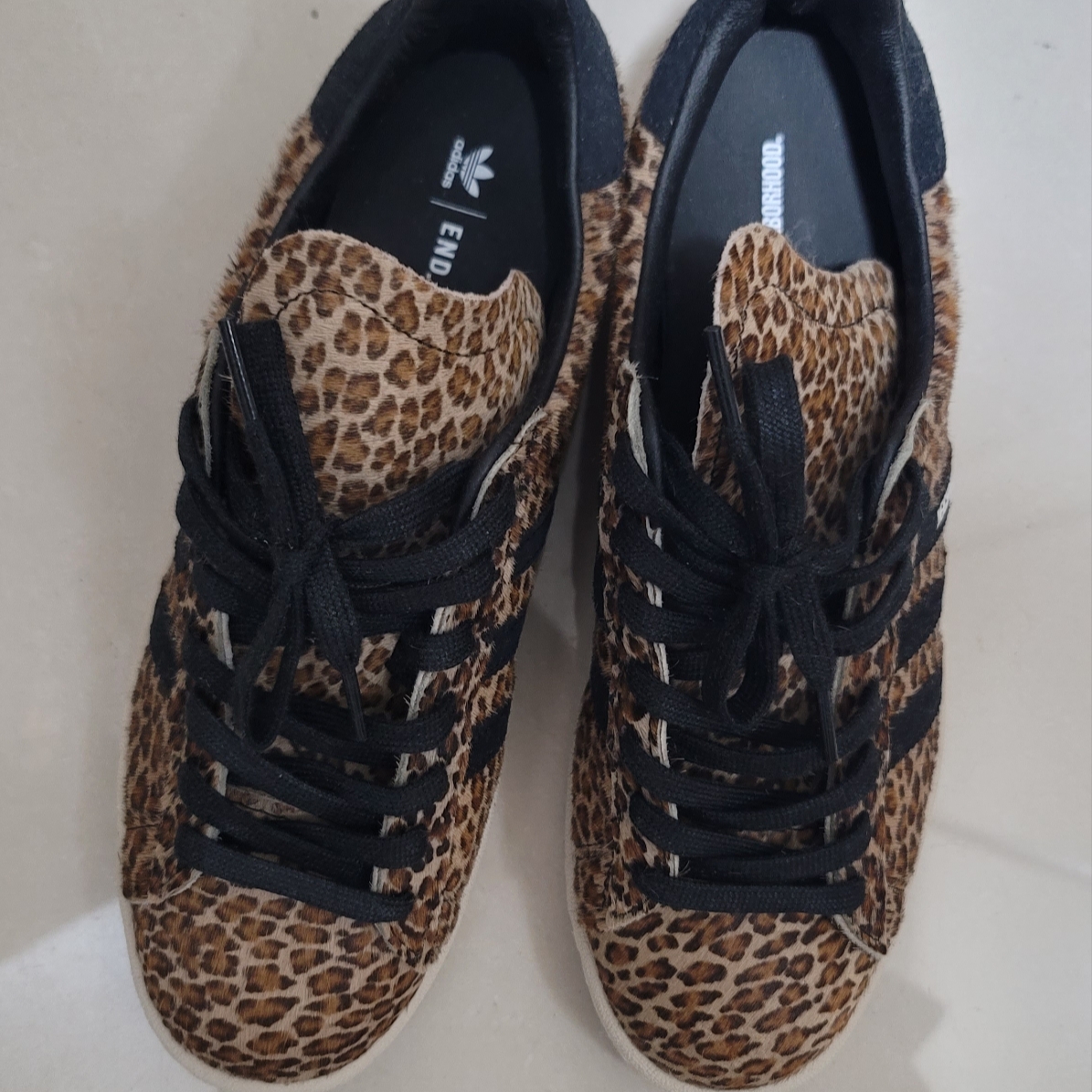 Adidas x END. x Neighborhood Campus Leopard Black 착용 스타일