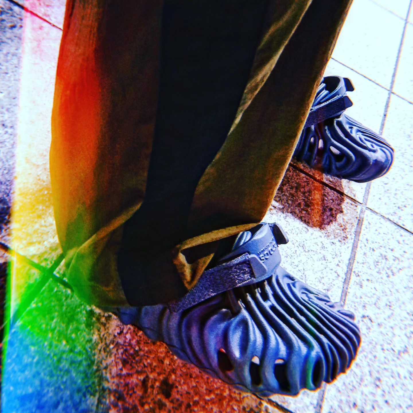 Crocs x Salehe Bembury Pollex Clog Como 착용 스타일 - 1