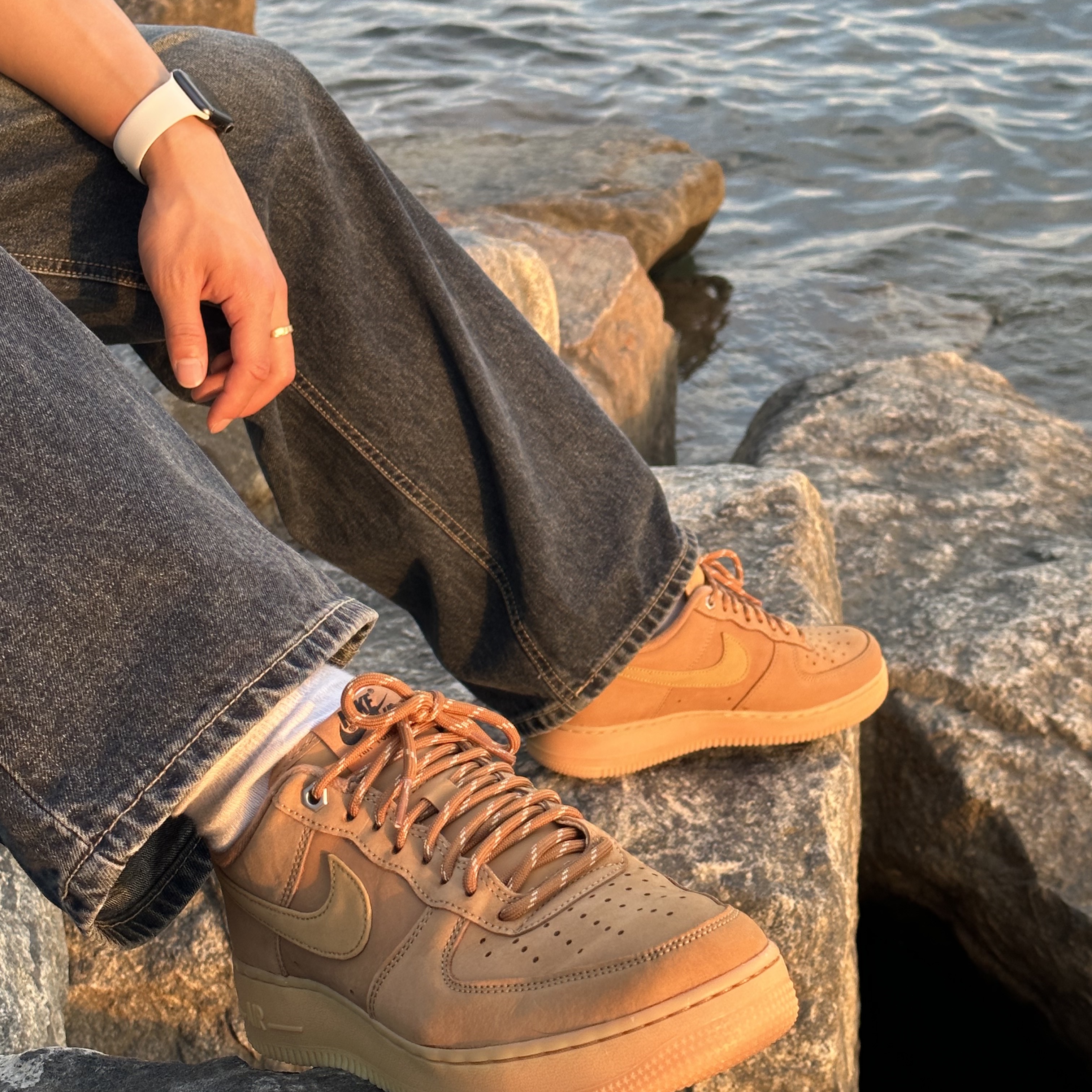 Nike Air Force 1 '07 WB Flax 착용 스타일 - 4