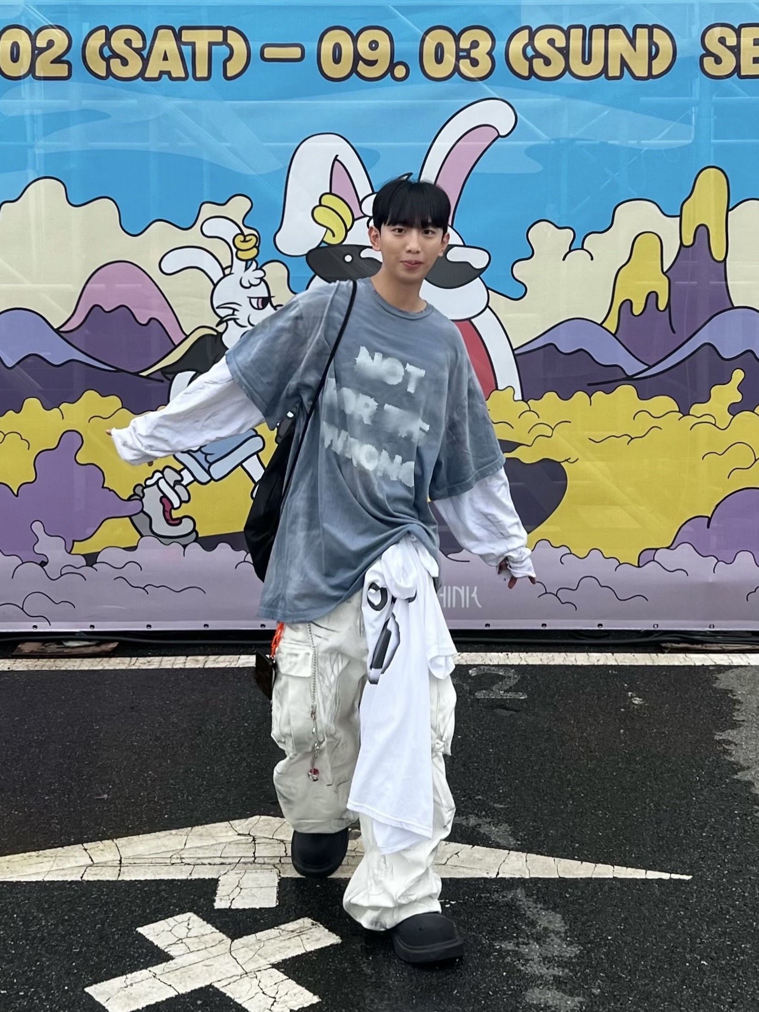 Nos Couleurs Smudge Layered T-Shirt Blue, Nos Couleurs 01 Cargo Pants Dirty Washing 착용 스타일 - 2