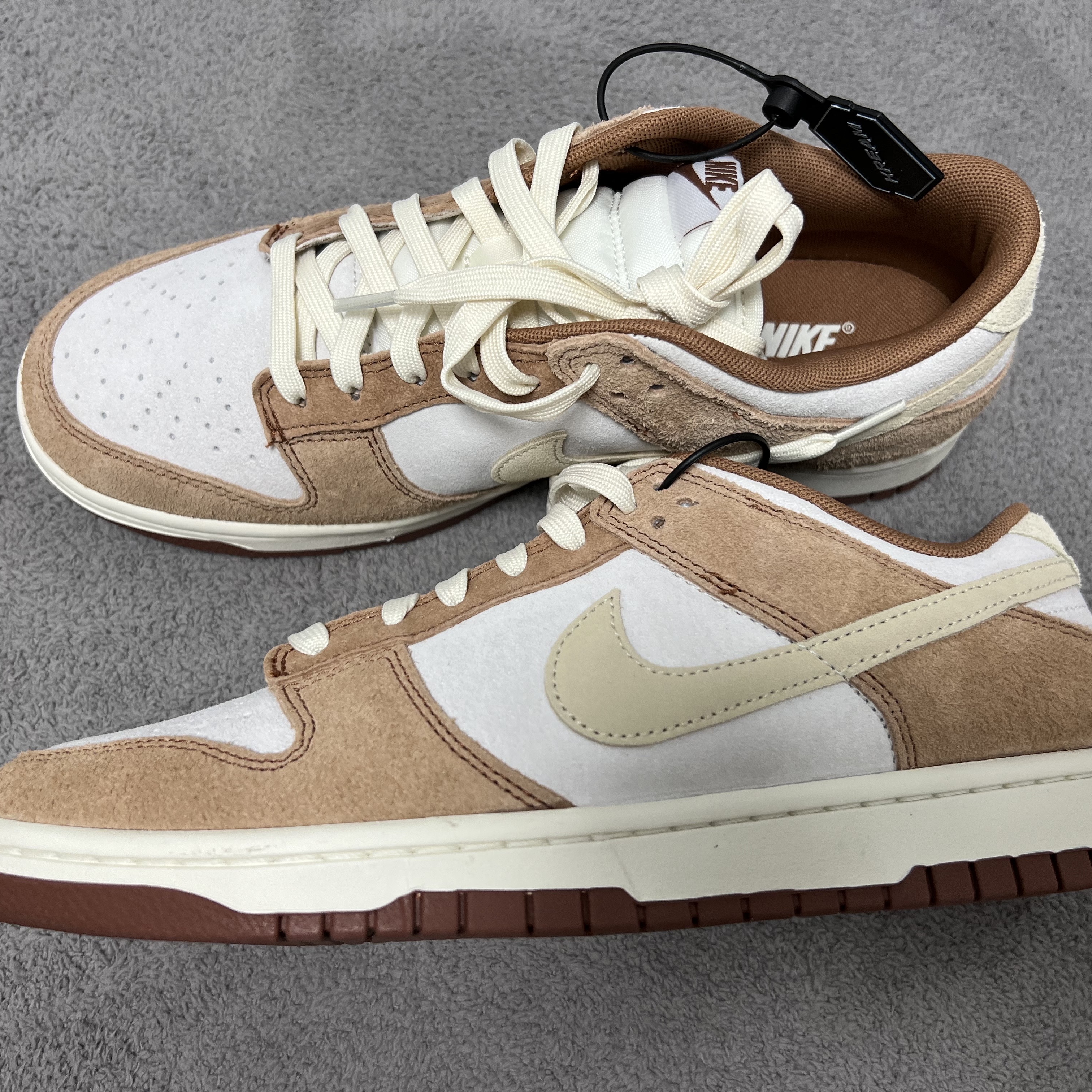 Nike Dunk Low Pro Premium Medium Curry 착용 스타일