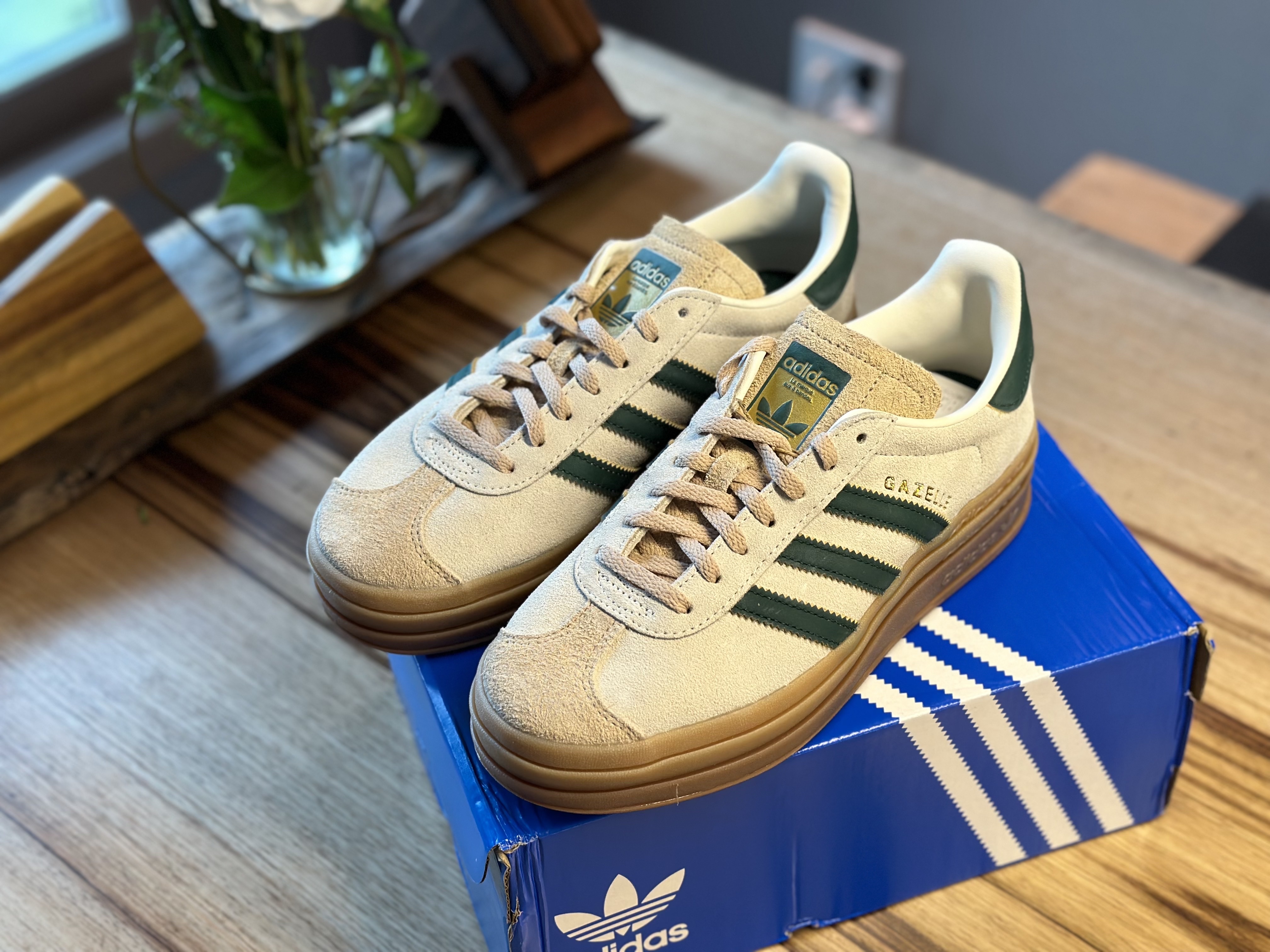 (W) Adidas Gazelle Bold Cream White Collegiate Green 착용 스타일 - 4