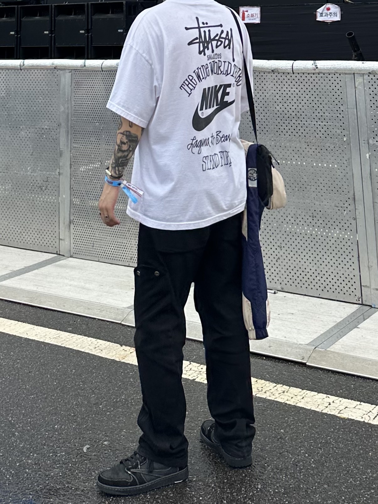 Nike x Stussy T-Shirt White (DV1774-100) 착용 스타일 - 2
