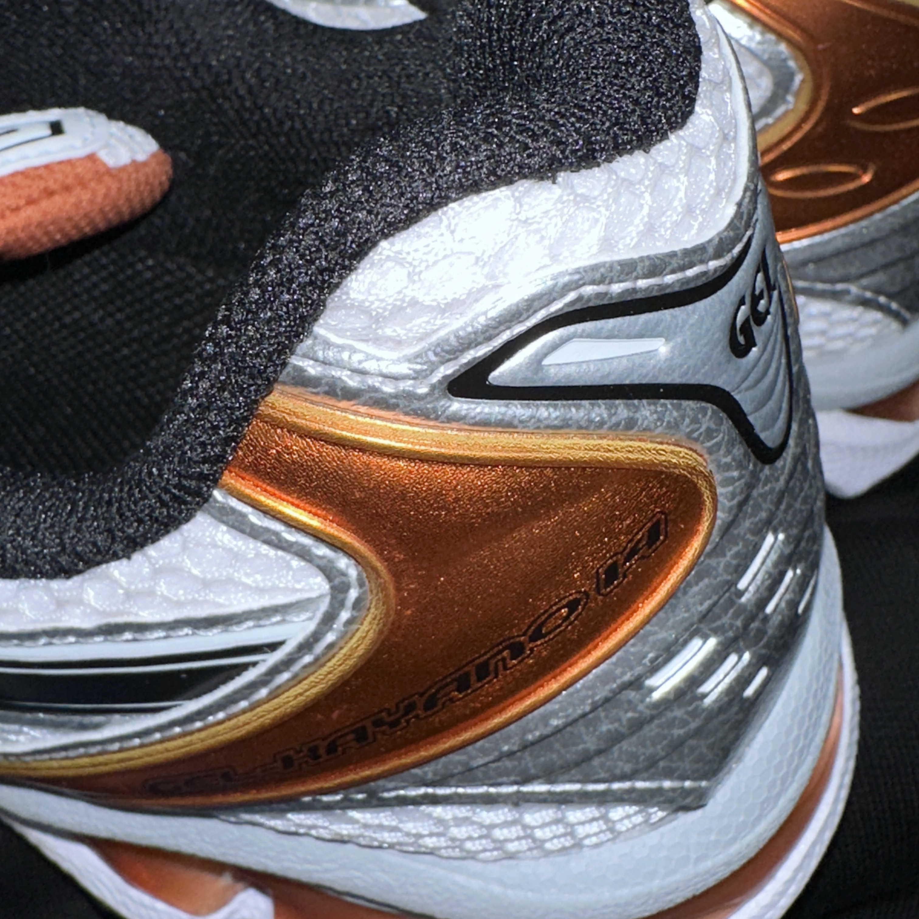 Asics Gel-Kayano 14 White Piquant Orange 착용 스타일 - 2