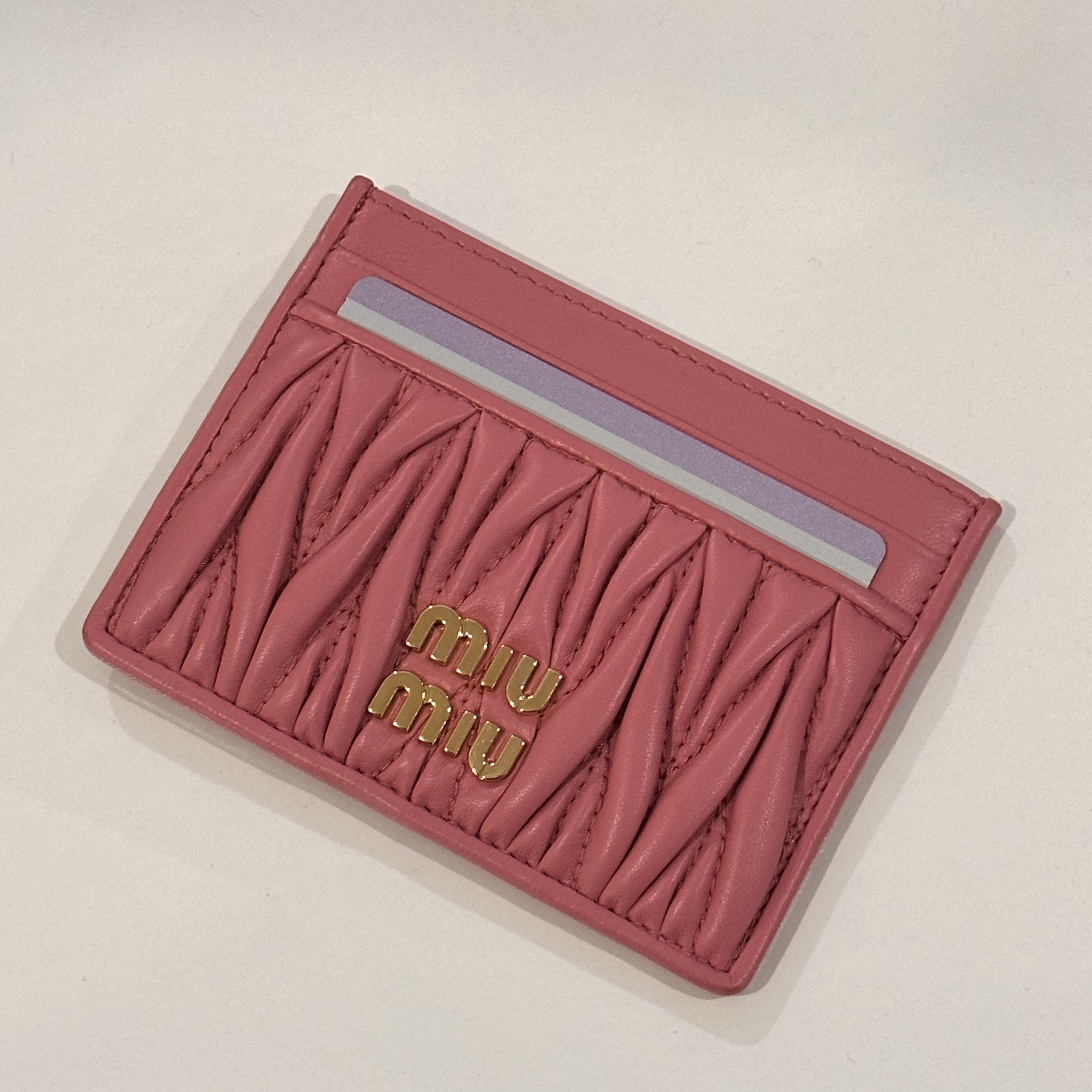 Miu Miu Matelasse Nappa Leather Card Holder Begonia Pink 착용 스타일