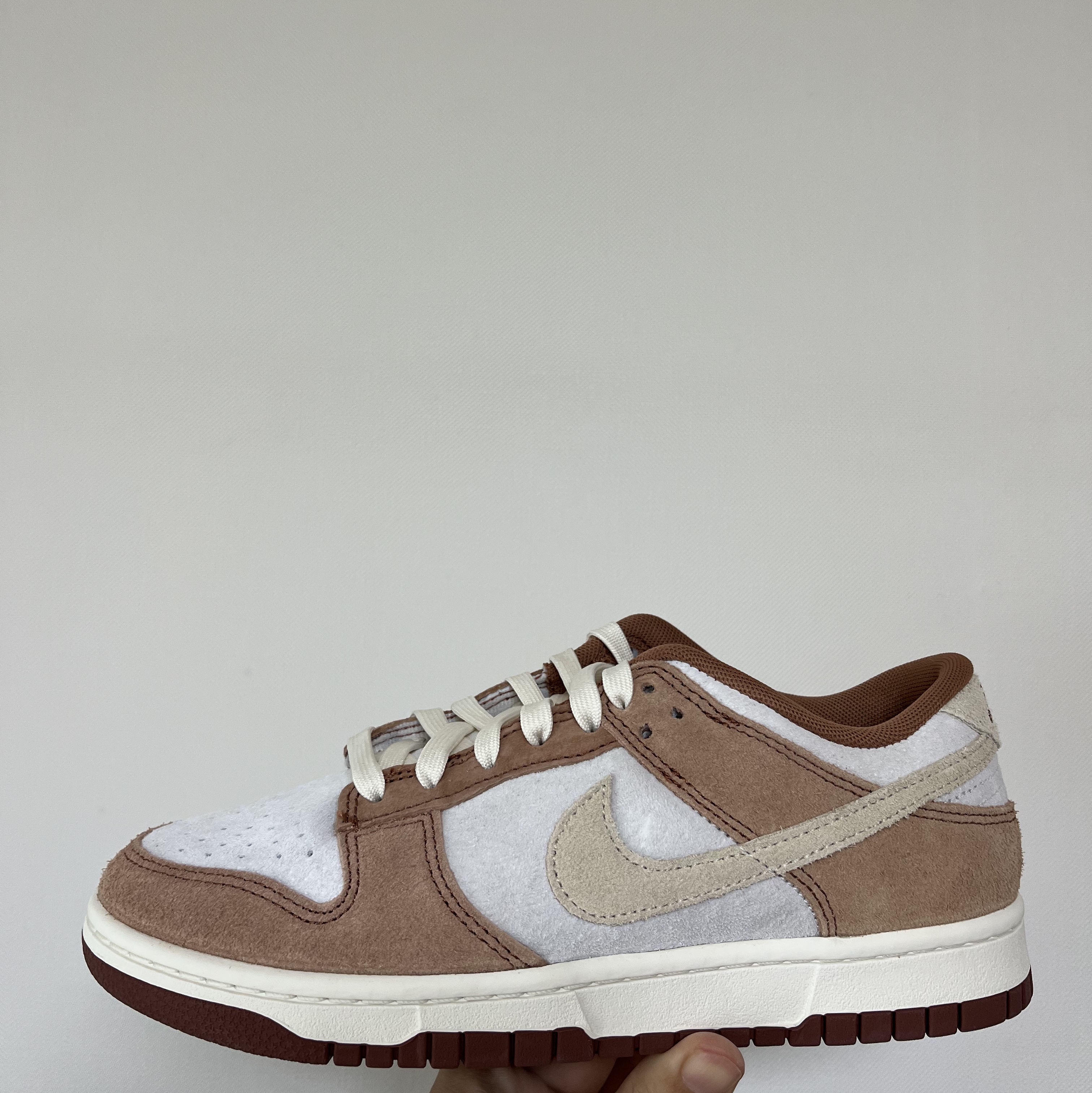 Nike Dunk Low Pro Premium Medium Curry 착용 스타일 - 1
