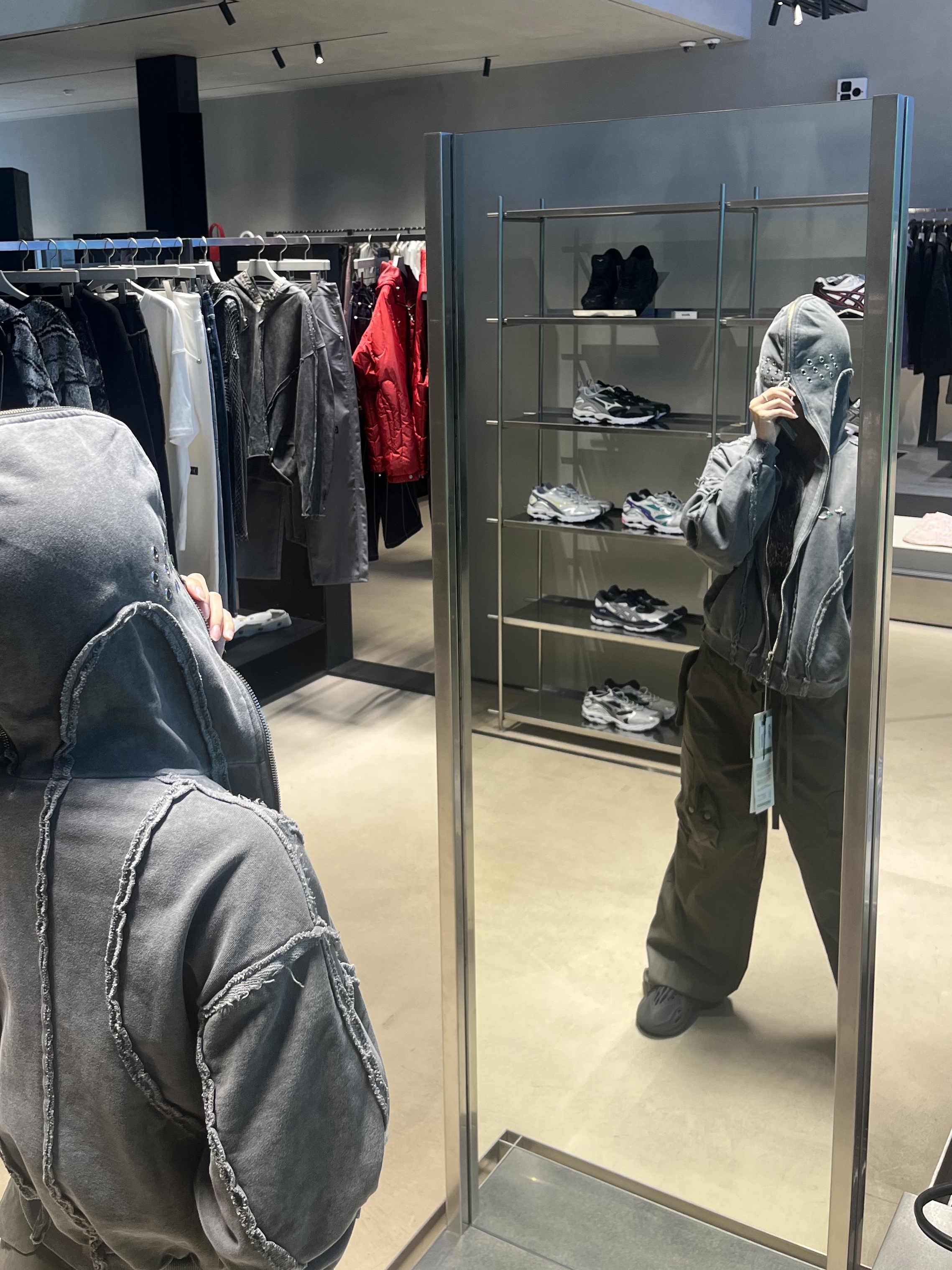 Thug Club Gladiator Hoodie Grey 착용 스타일 - 2