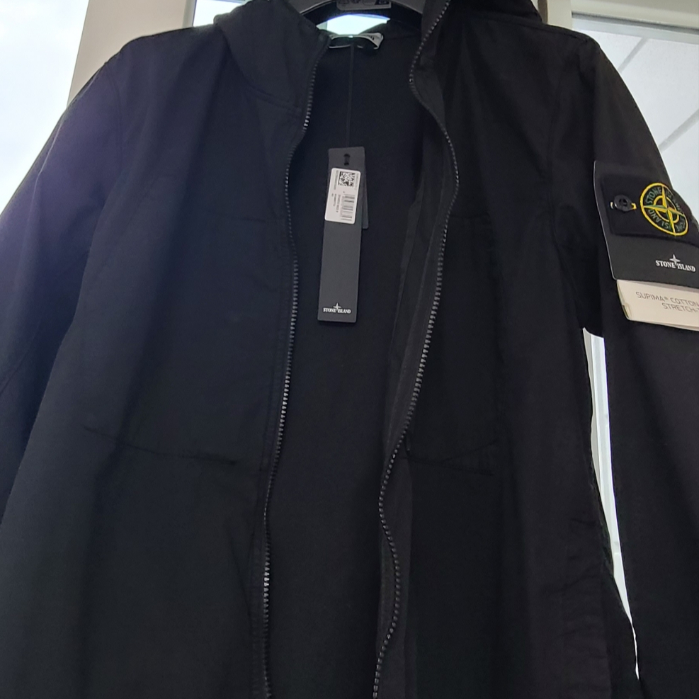 Stone Island 43310 Supima Cotton Hooded Jacket Black - 23SS 착용 스타일 - 3