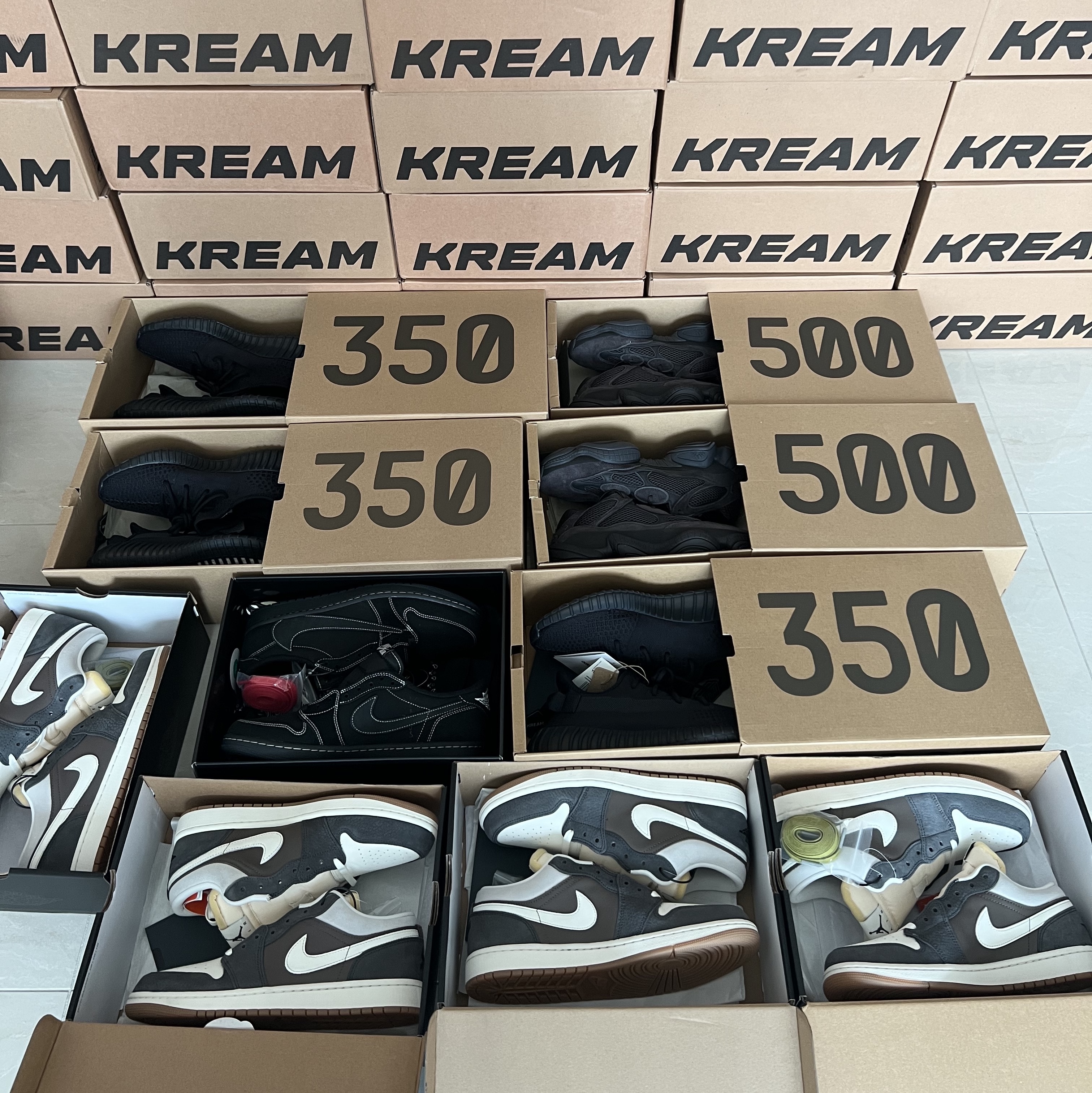 Jordan 1 Low Kkachi, Jordan 1 x Travis Scott Retro Low OG SP Black Phantom 착용 스타일