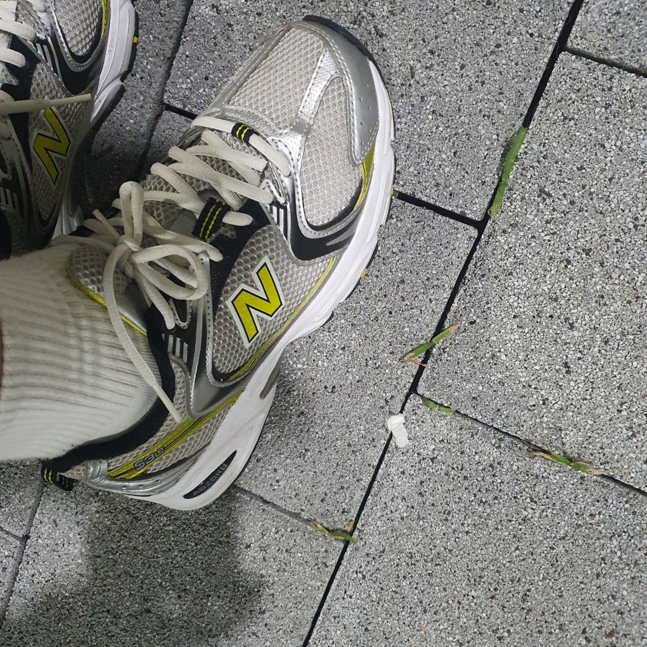 New Balance 530 Silver 착용 스타일 - 2