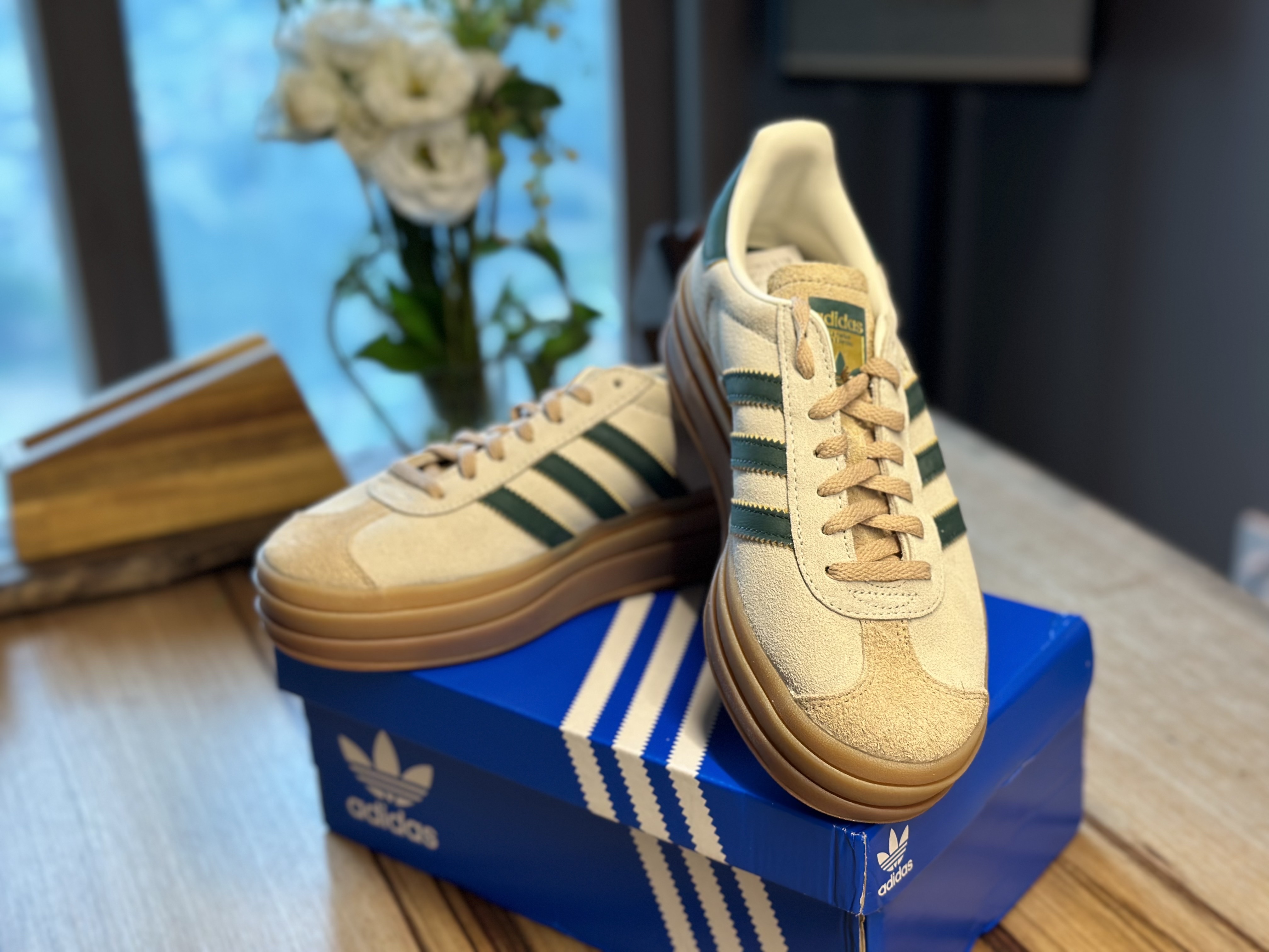 (W) Adidas Gazelle Bold Cream White Collegiate Green 착용 스타일 - 1