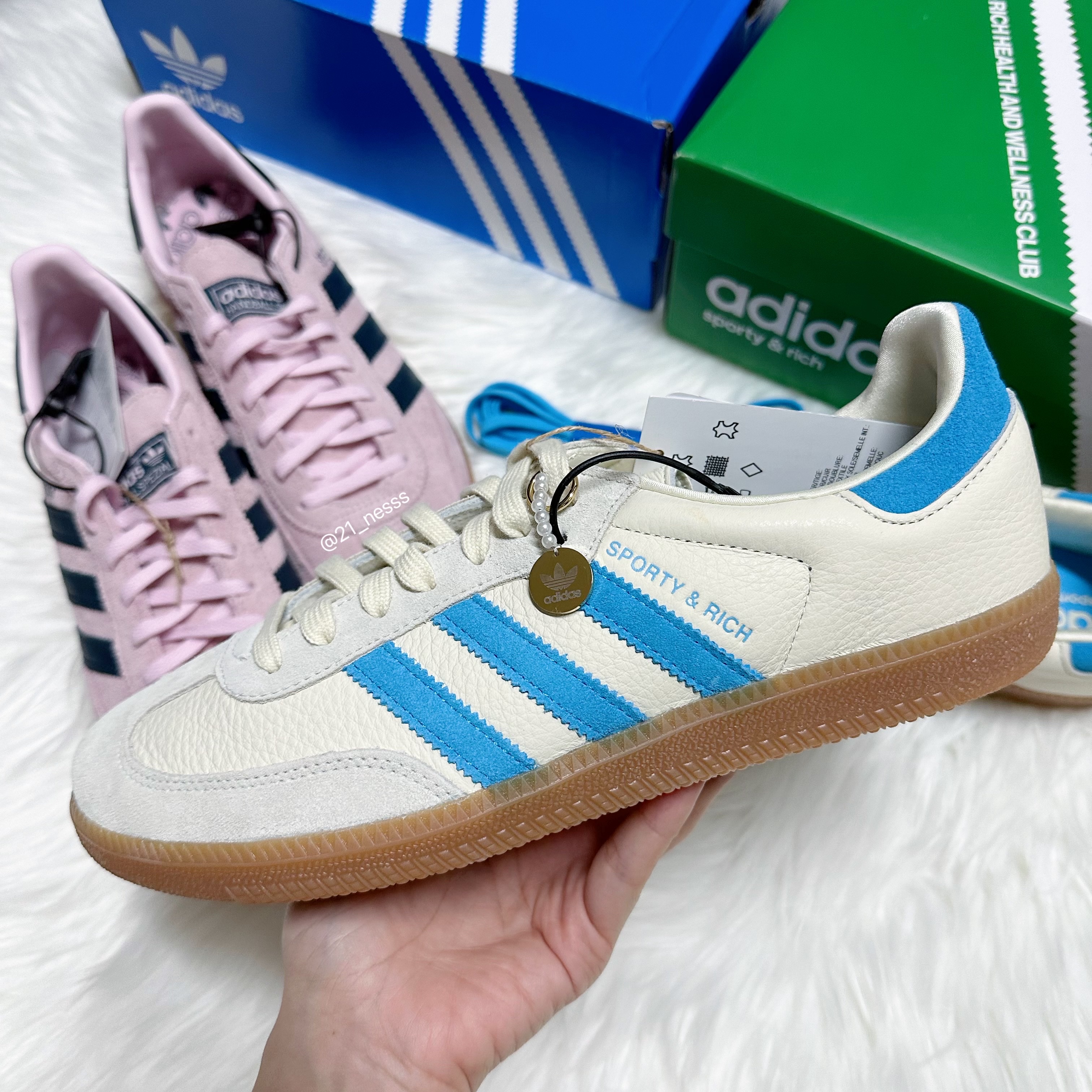 Adidas x Sporty & Rich Samba Cream Blue 착용 스타일