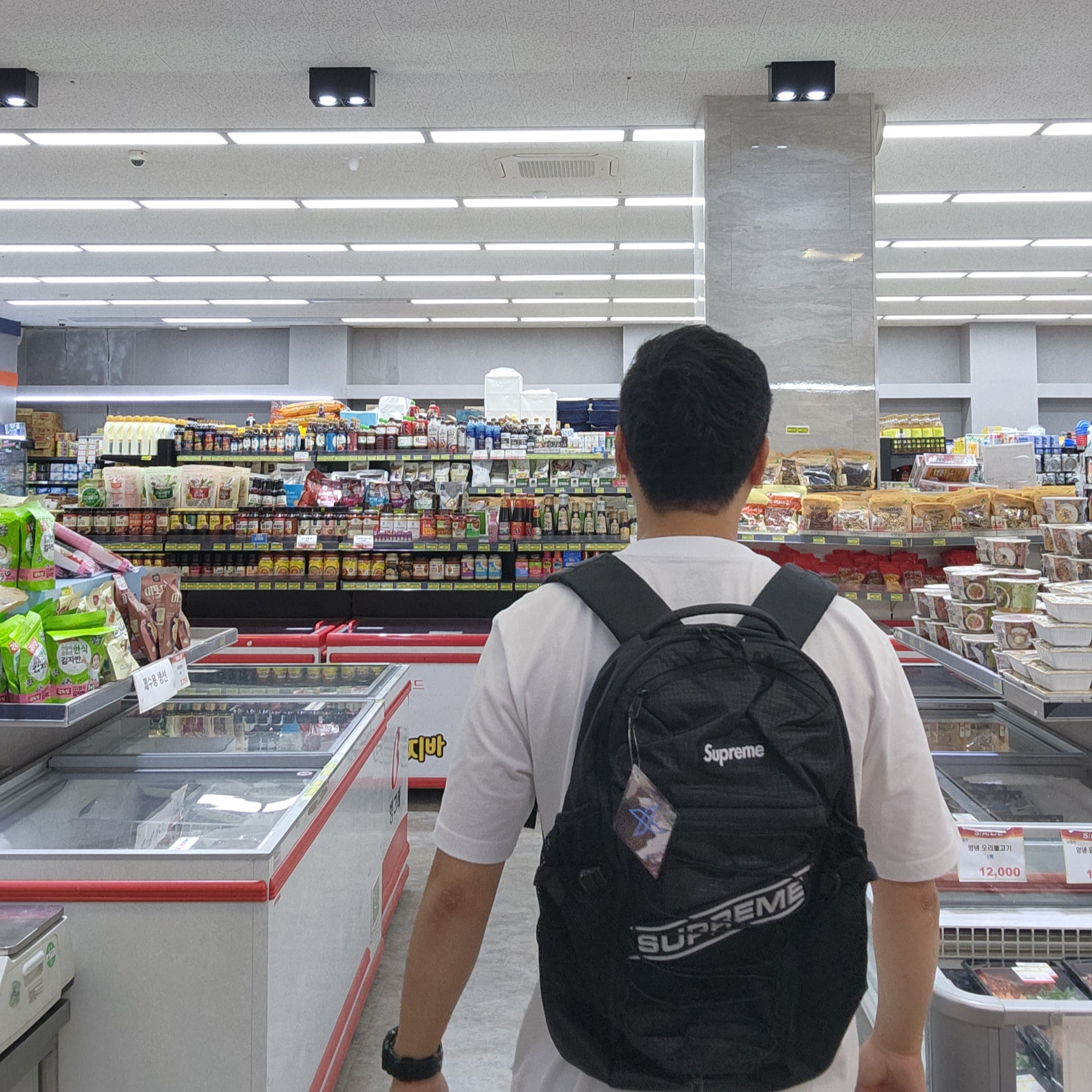 Supreme Backpack Black - 23FW 착용 스타일