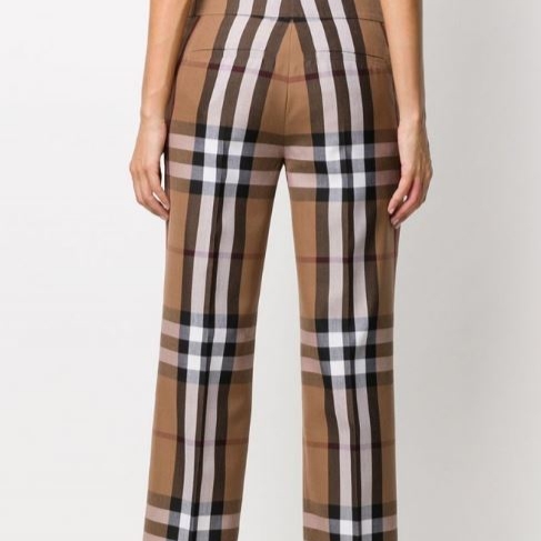 (W) Burberry Check Wool Cropped Pants Dark Birch Brown 착용 스타일 - 1