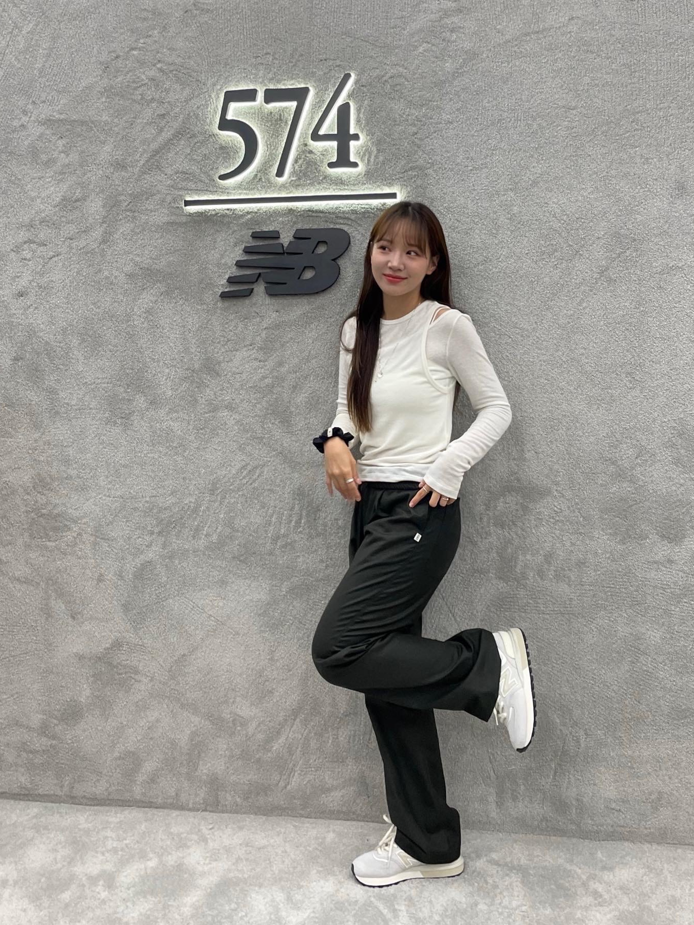 New Balance 574 Legacy Ivory 착용 스타일 - 4