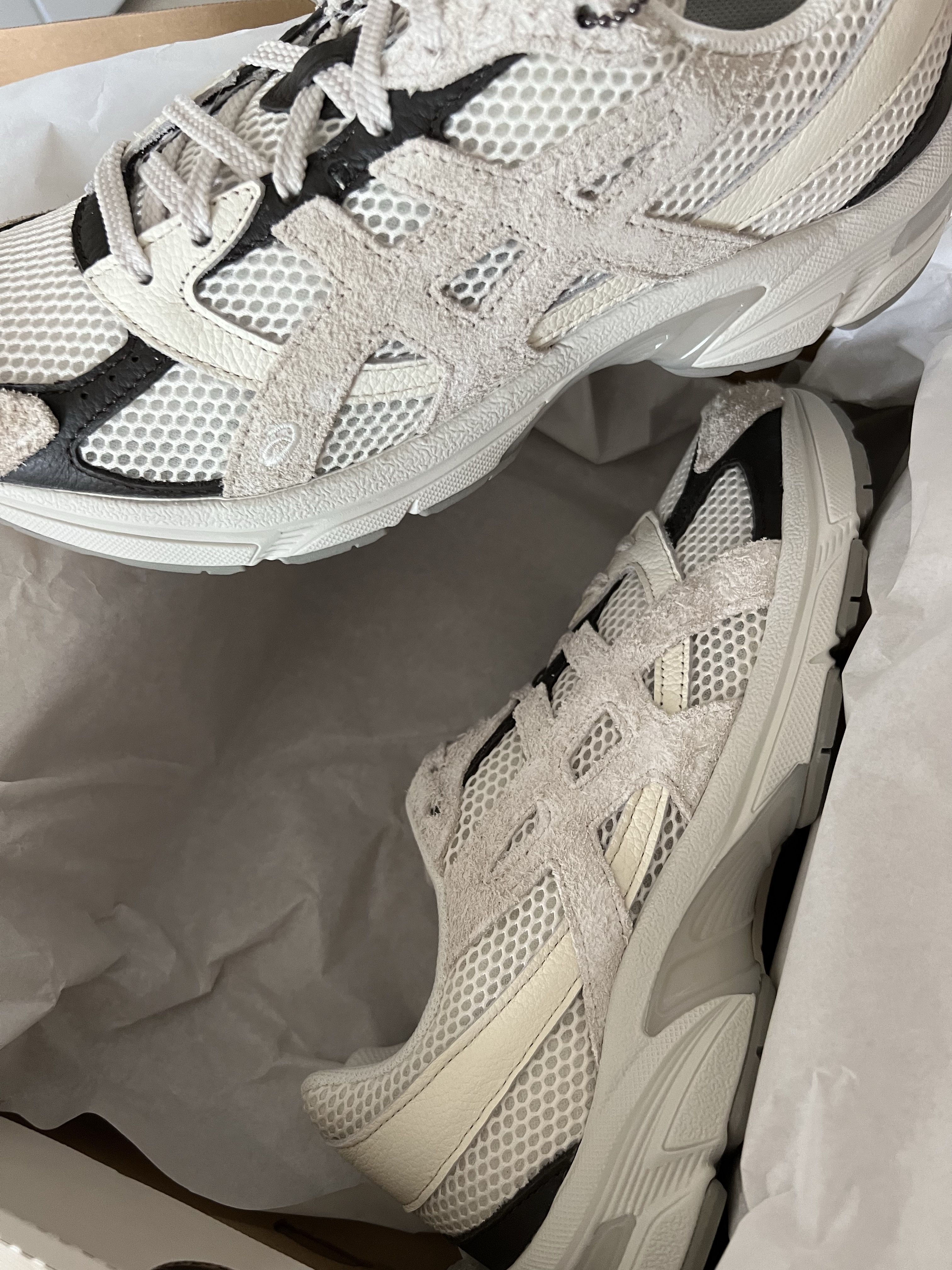 Asics x Hal Studios Gel-1130 MK-III Glacier 착용 스타일