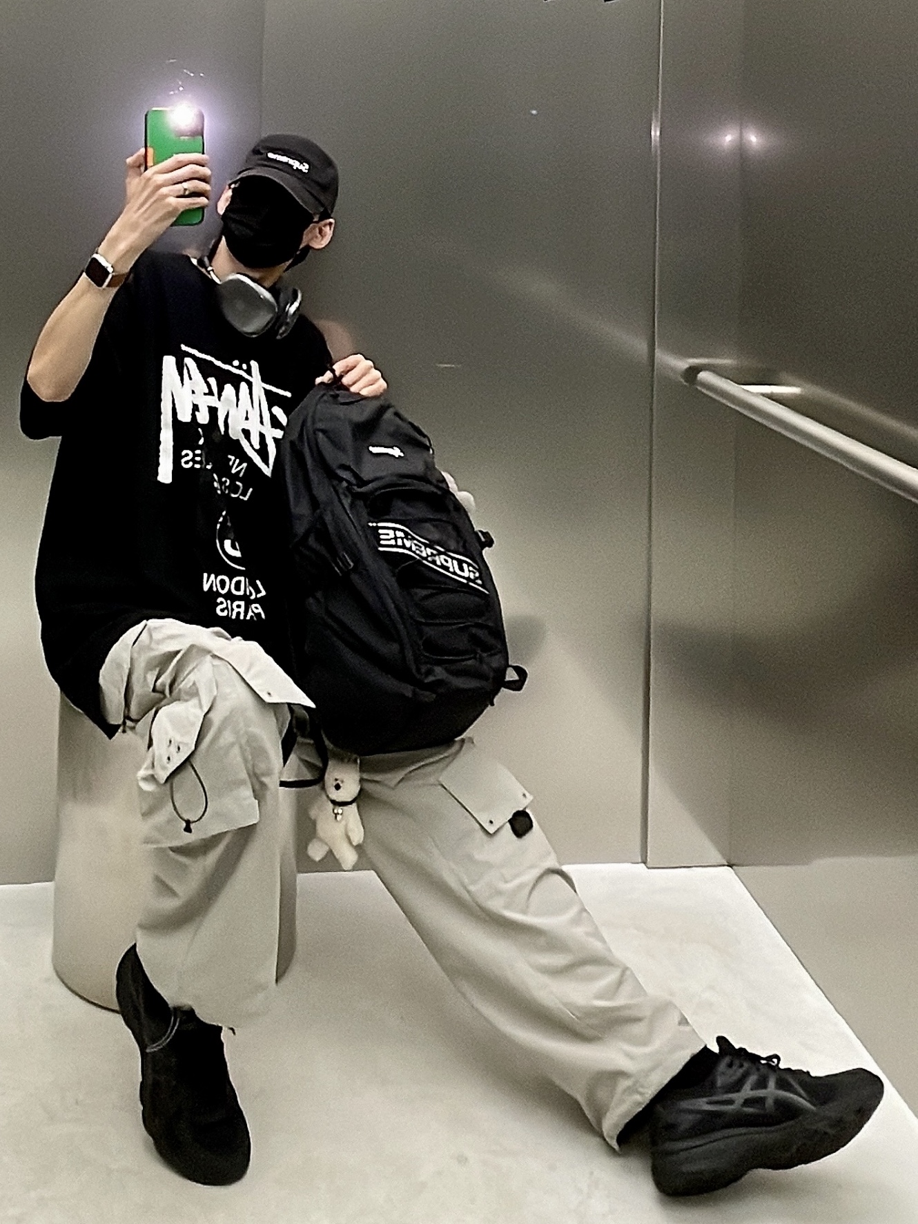 Asics Jog 100 T Black - 4E Extra Wide, Stussy DSM World Tour T-Shirt Black 착용 스타일 - 1