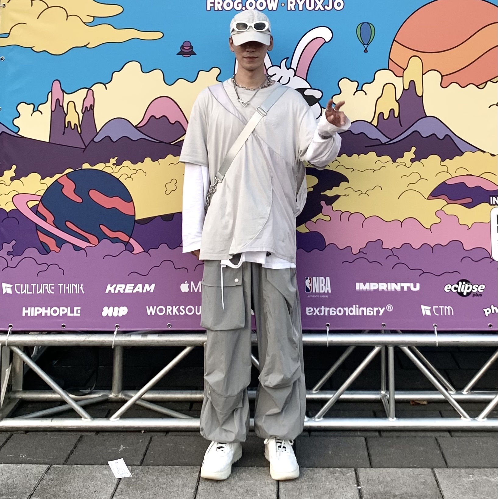 Gentle Monster x Maison Margiela MM004 White Black, Sansan Gear Wing Cap Grey - 23SS 착용 스타일 - 1