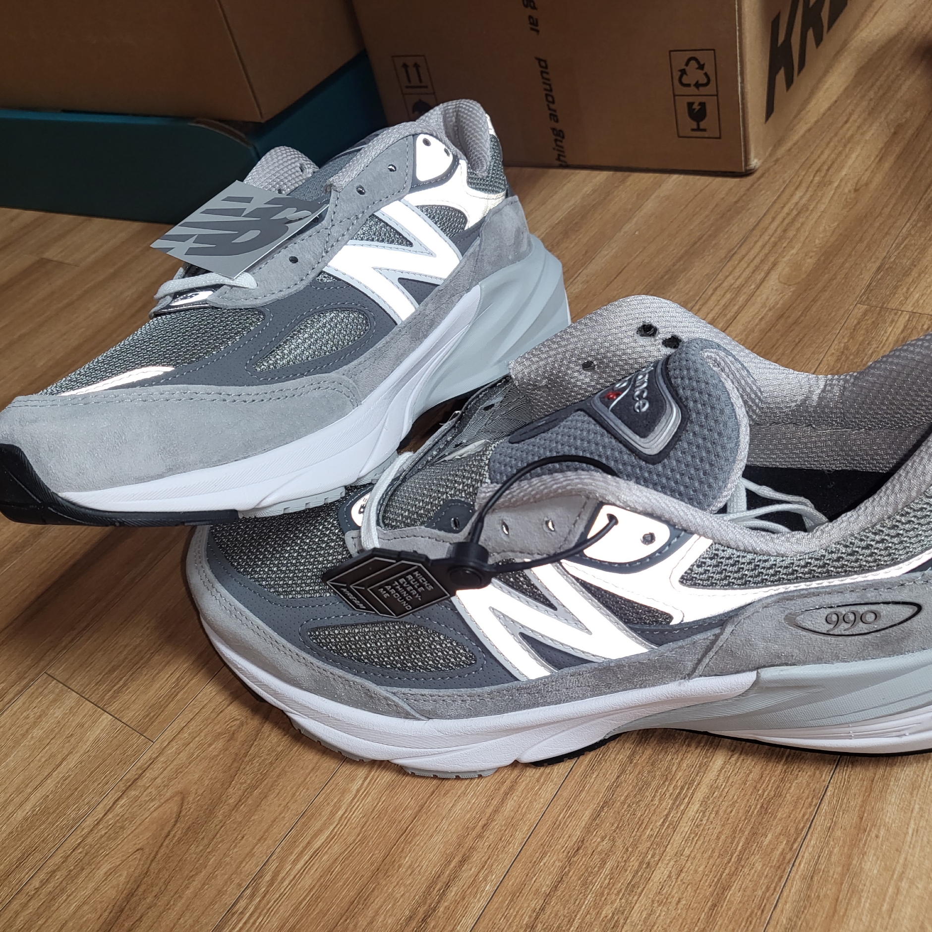 New Balance 990v6 Made in USA Grey - D Standard 착용 스타일