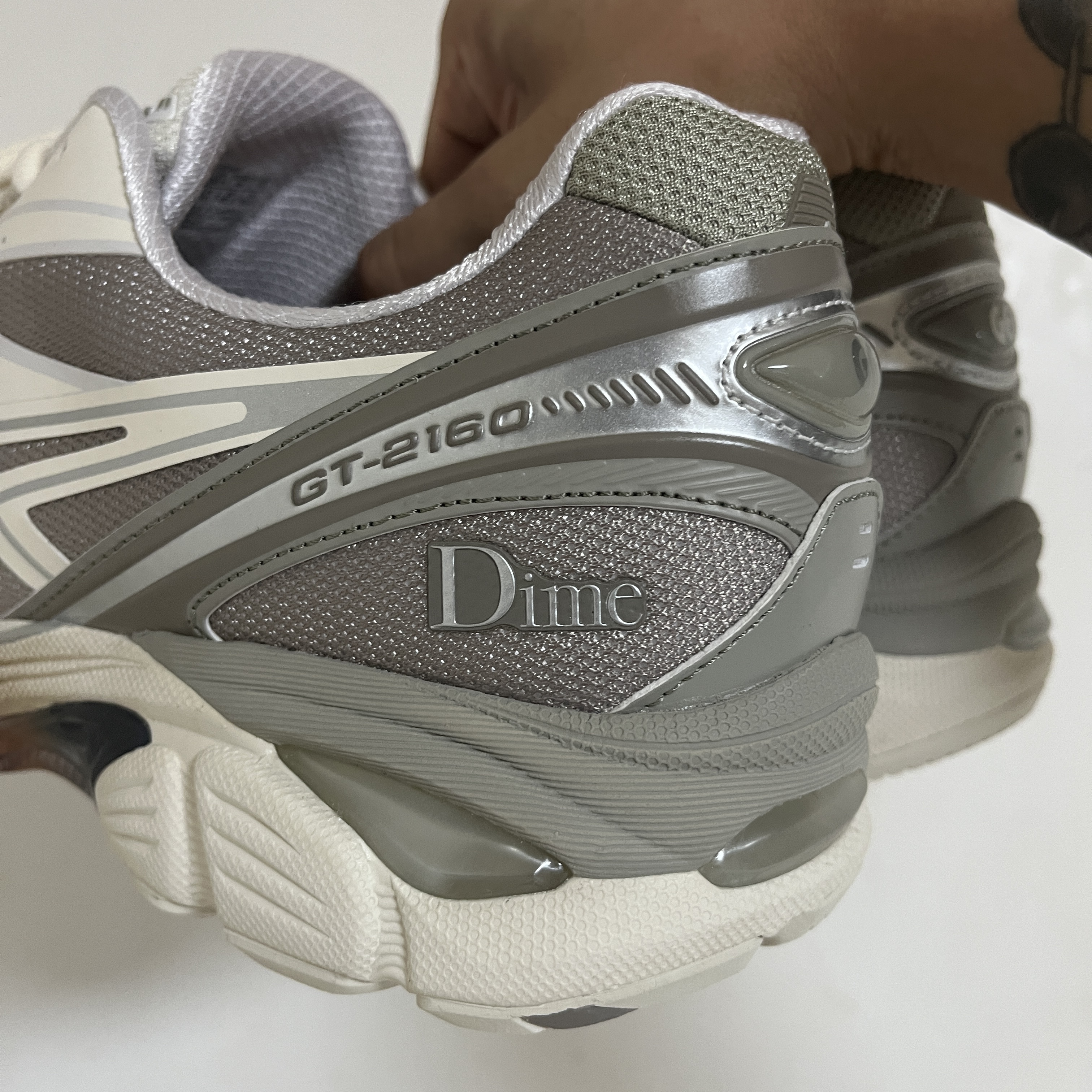 Asics x Dime GT-2160 Arctic Wolf London Fog 착용 스타일 - 2