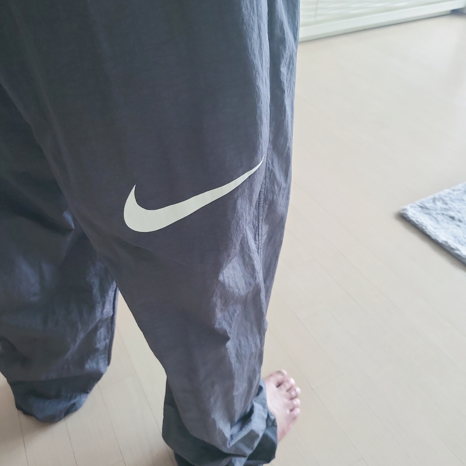 Nike x Stussy Beach Pants Off Noir 착용 스타일 - 2