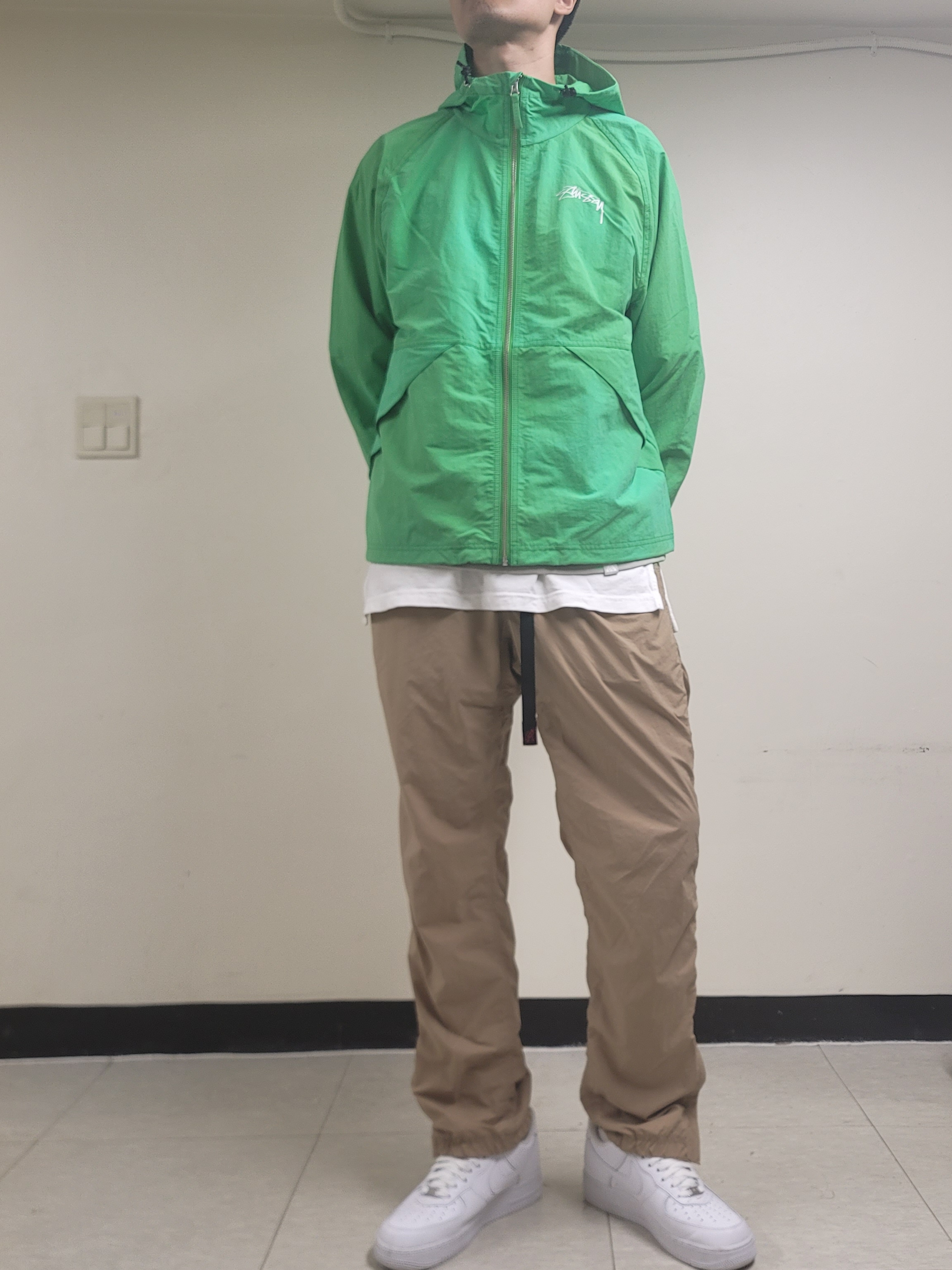 Stussy Wave Dye Beach Shell Jacket Green, Nike x Supreme Air Force 1 Low White 착용 스타일 - 1