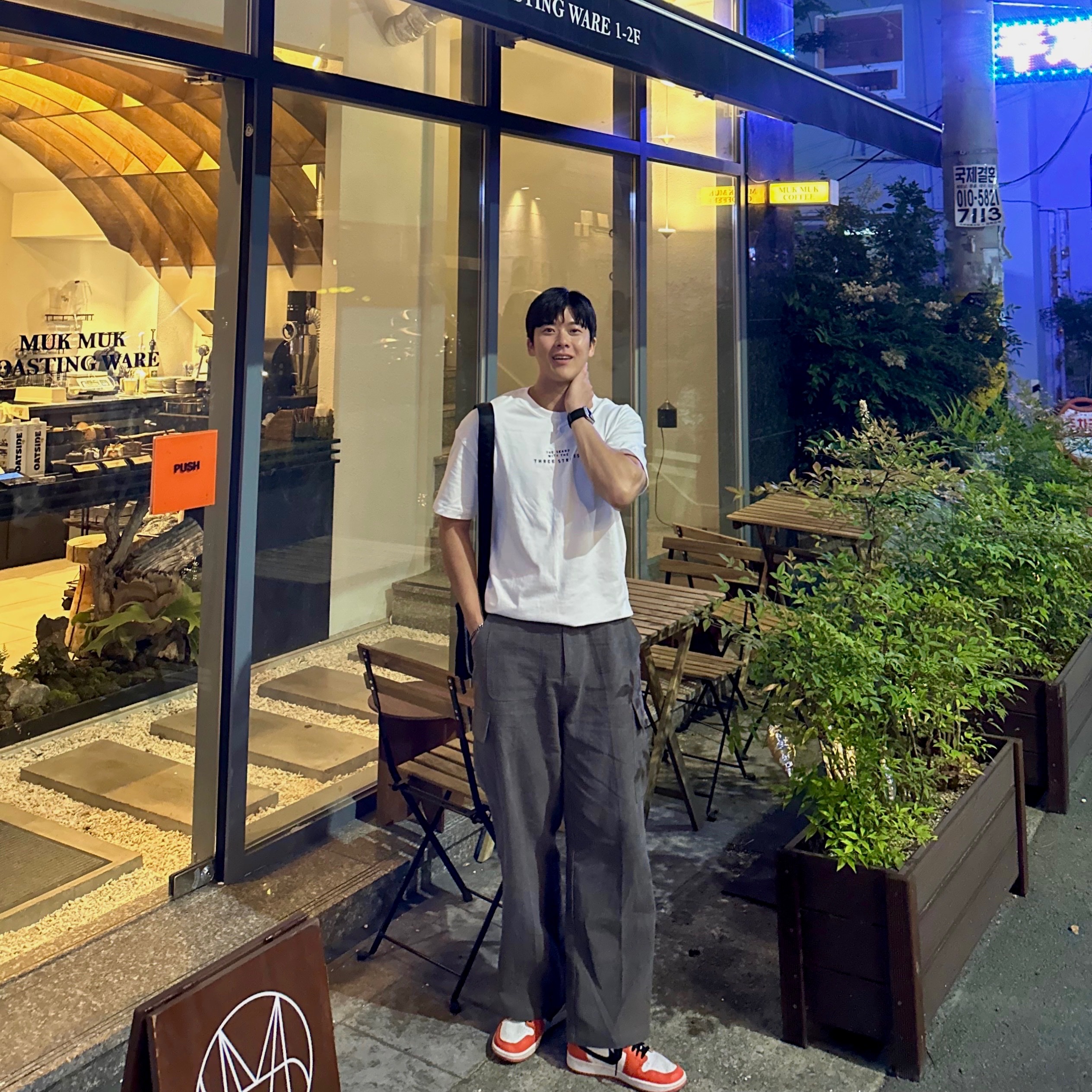 Jordan 1 Low OG Starfish, Porter Tanker Shoulder Bag S Black 착용 스타일