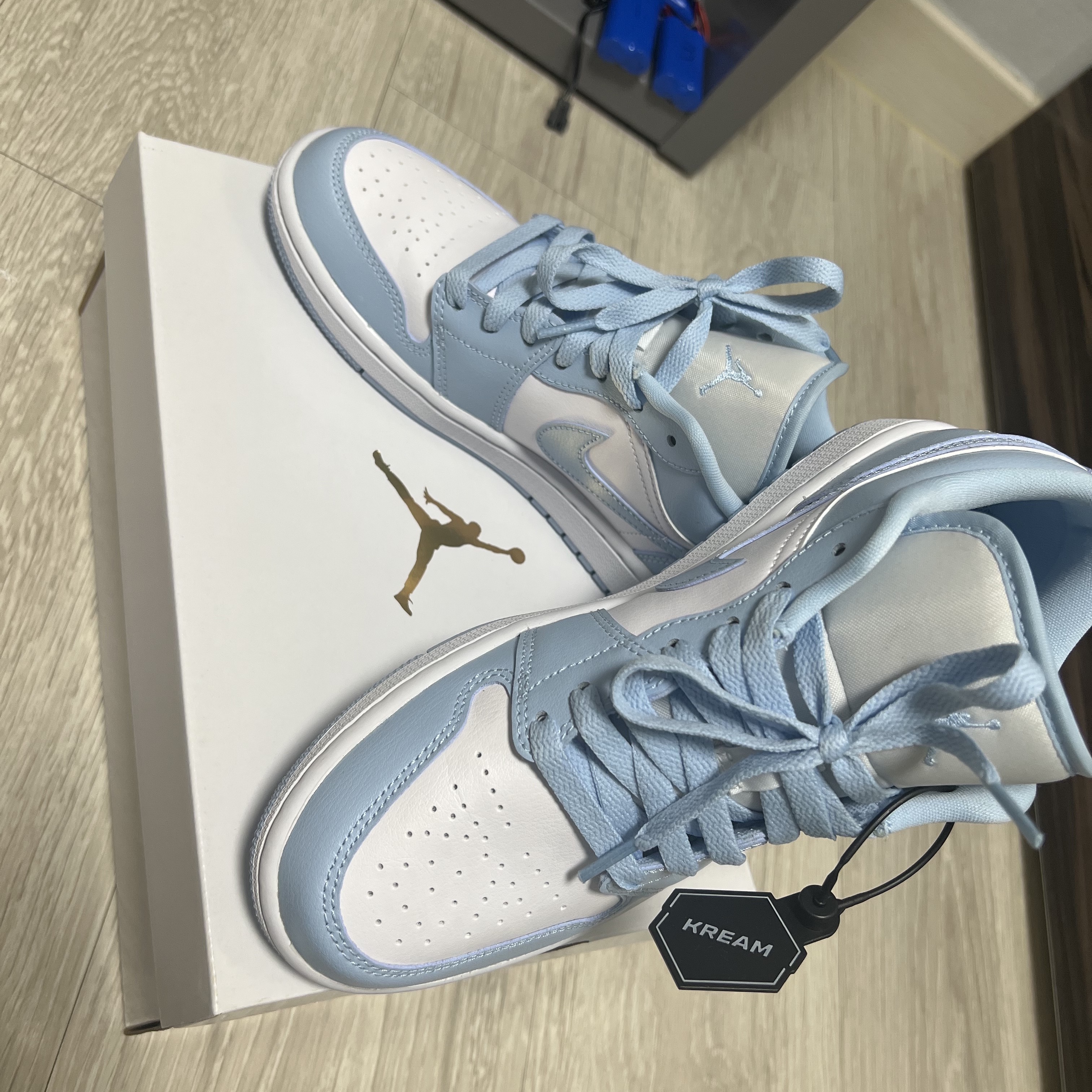 (W) Jordan 1 Low White Ice Blue 착용 스타일