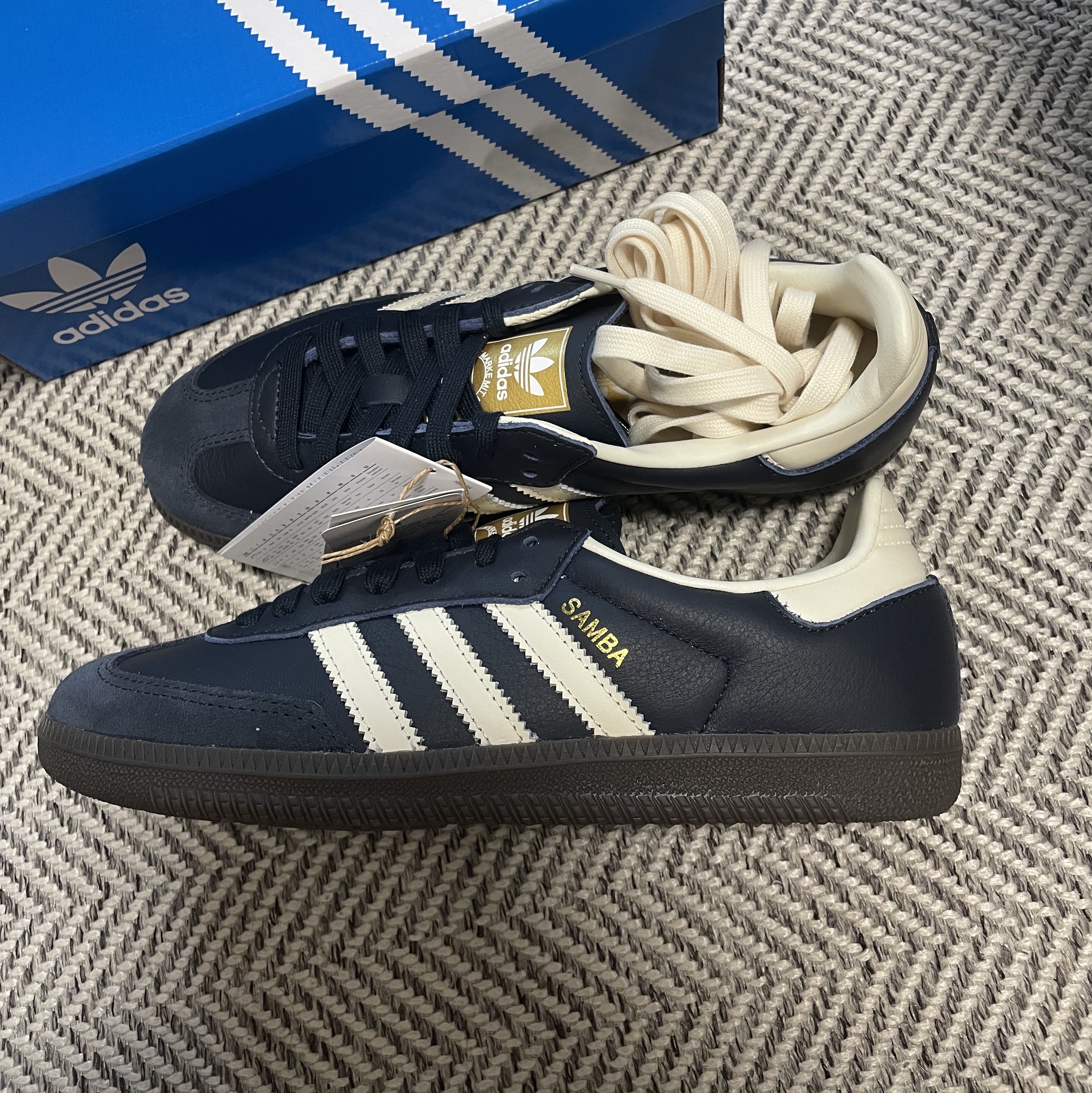 Adidas Samba OG Night Navy Cream White 착용 스타일