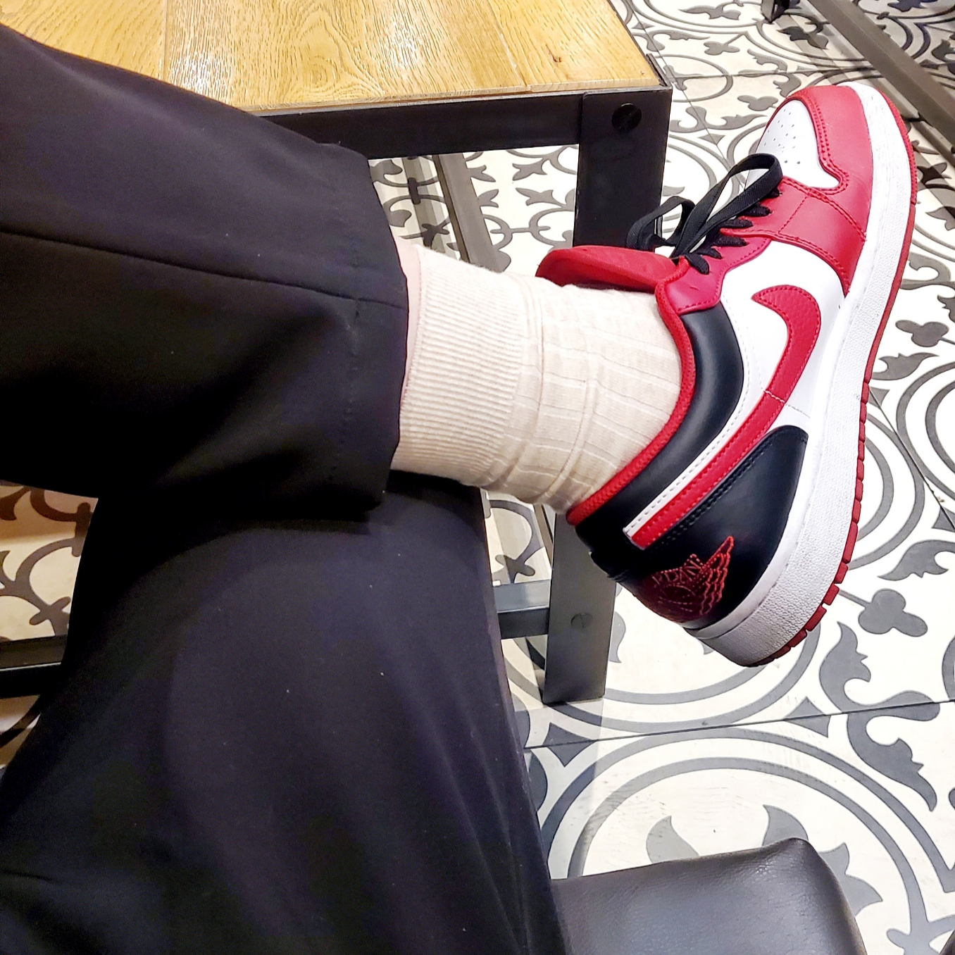 Jordan 1 Low White Gym Red Black 착용 스타일
