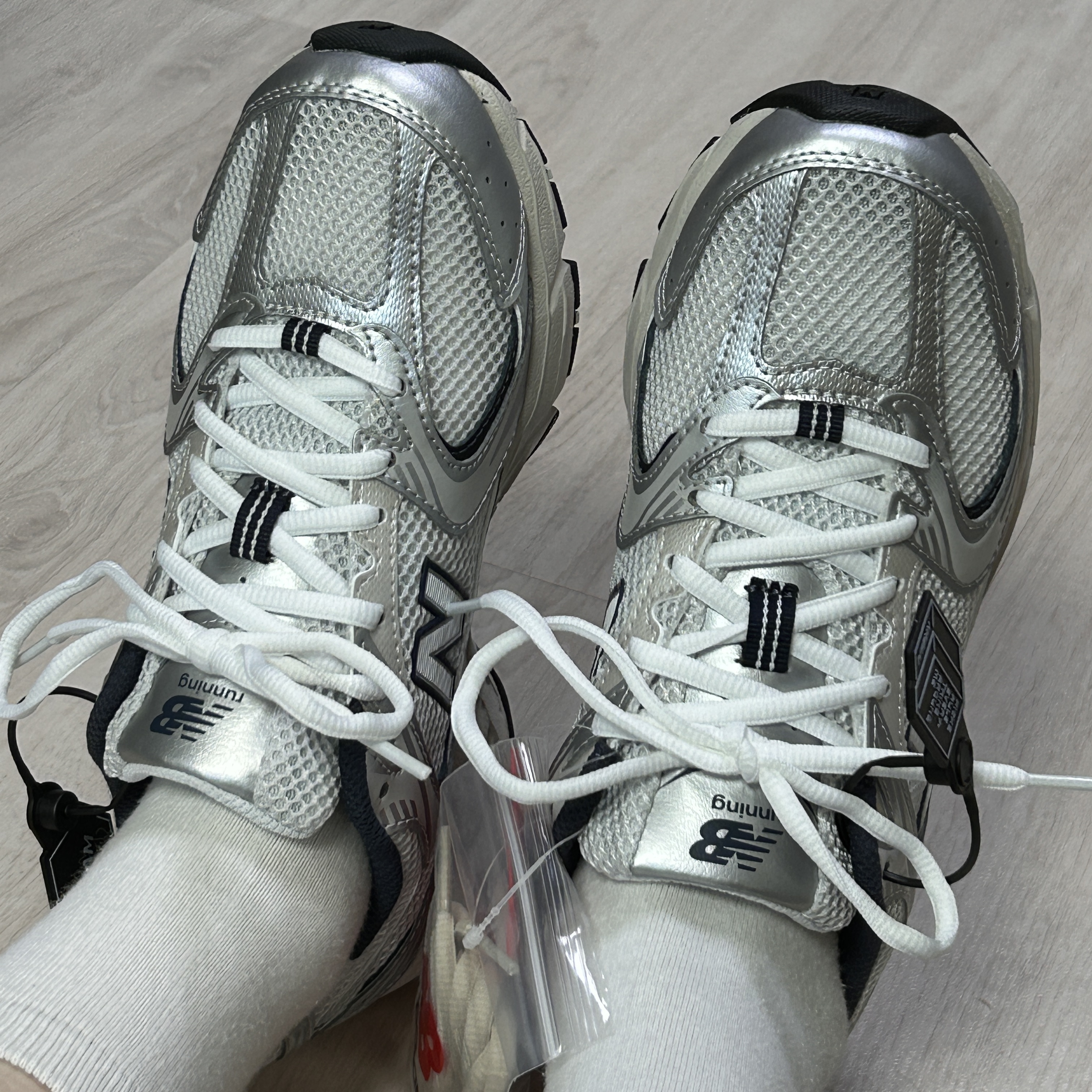 New Balance 530 Steel Grey 착용 스타일