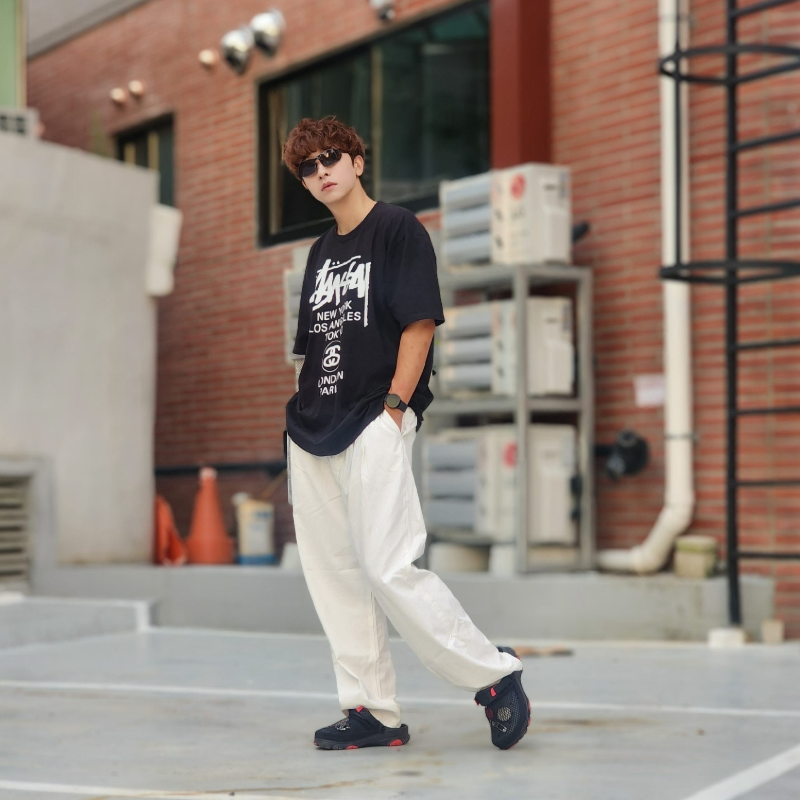 Stussy World Tour T-Shirt Black, Stussy World Tour T-Shirt Black 2023 착용 스타일 - 3