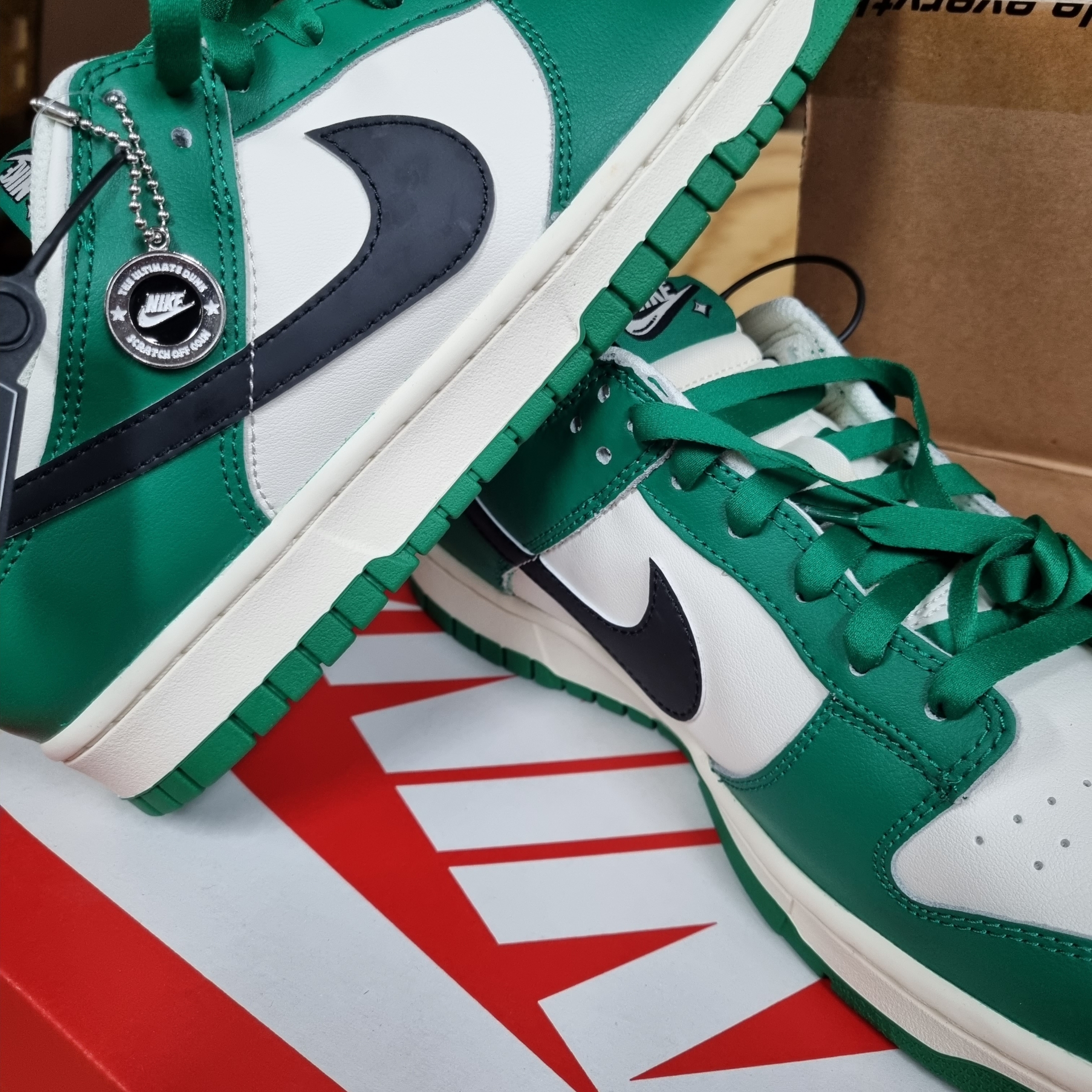 Nike Dunk Low Retro SE Jackpot Malachite 착용 스타일 - 2